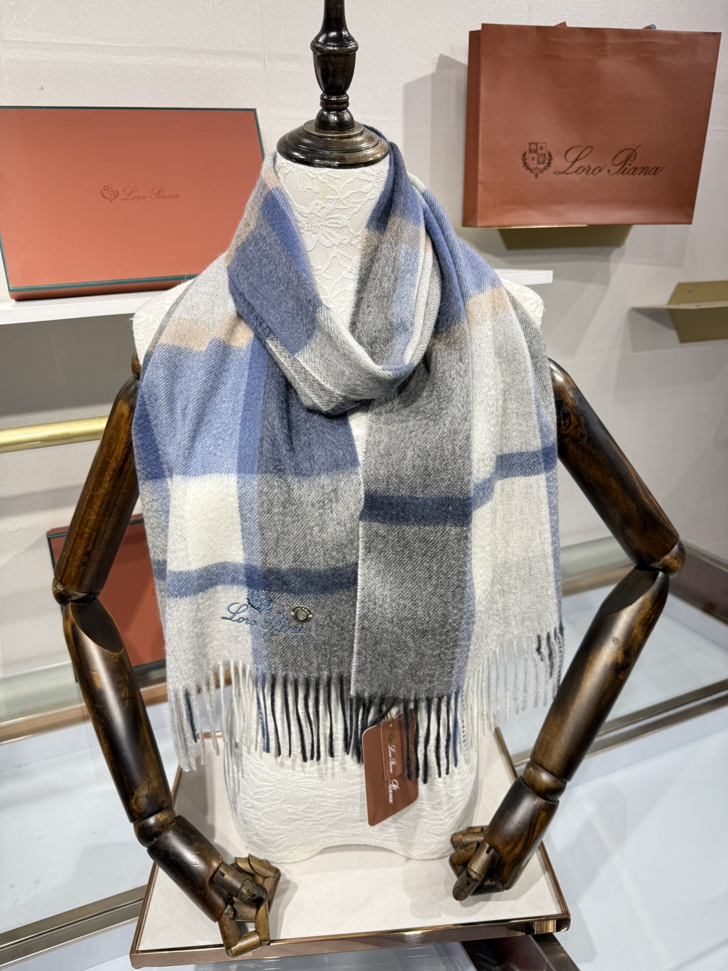 💟2025年秋冬新款抢先出 𝐋𝐨𝐫𝐨 𝐩𝐢𝐚𝐧𝐚 诺悠翩雅 山羊绒长巾 𝐒𝐢𝐳𝐞: 170x35 𝟏𝟎𝟎