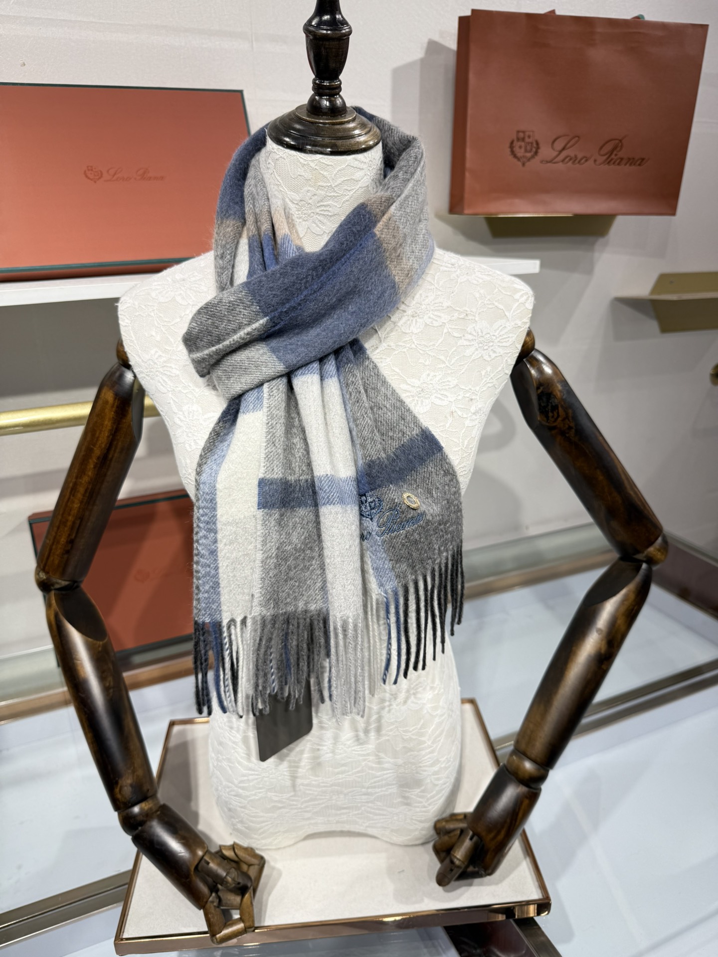 💟2025年秋冬新款抢先出 𝐋𝐨𝐫𝐨 𝐩𝐢𝐚𝐧𝐚 诺悠翩雅 山羊绒长巾 𝐒𝐢𝐳𝐞: 170x35 𝟏𝟎𝟎