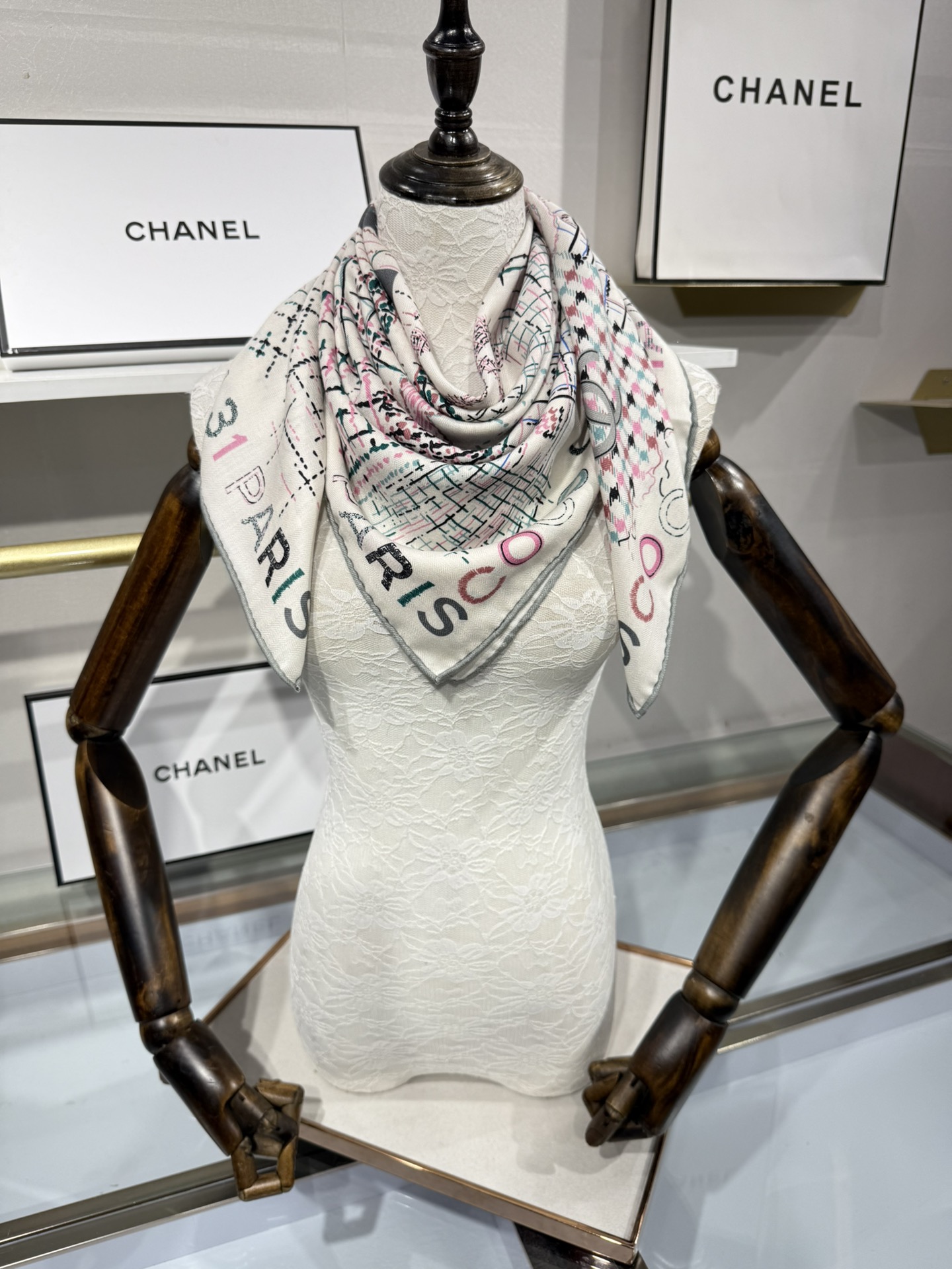 💟今年新出的双面同色新工艺。秋冬新款 小香山茶花90羊绒方巾‼️【高端 大爱 ‼️纯羊绒 婴儿触感舒服到