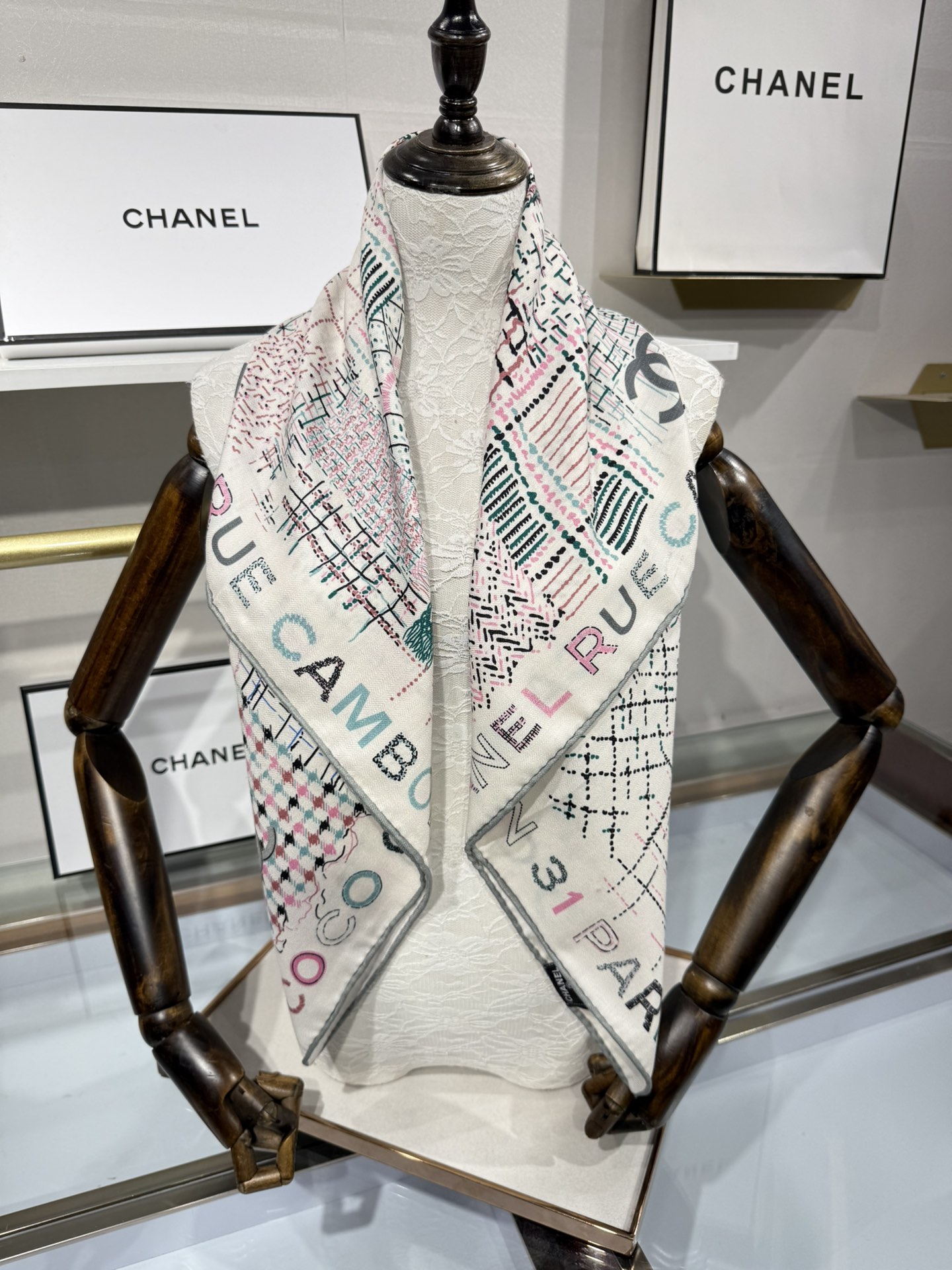 💟今年新出的双面同色新工艺。秋冬新款 小香山茶花90羊绒方巾‼️【高端 大爱 ‼️纯羊绒 婴儿触感舒服到