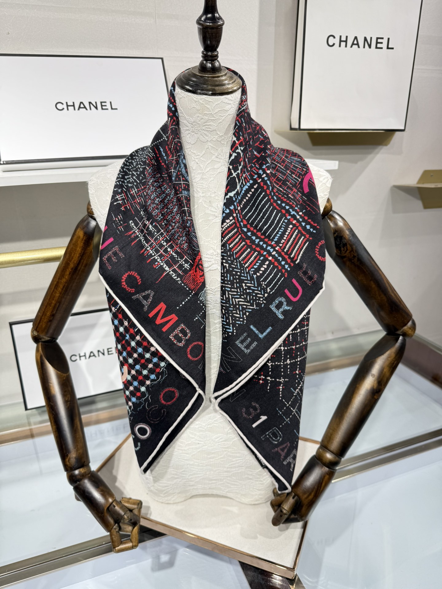 💟今年新出的双面同色新工艺。秋冬新款 小香山茶花90羊绒方巾‼️【高端 大爱 ‼️纯羊绒 婴儿触感舒服到