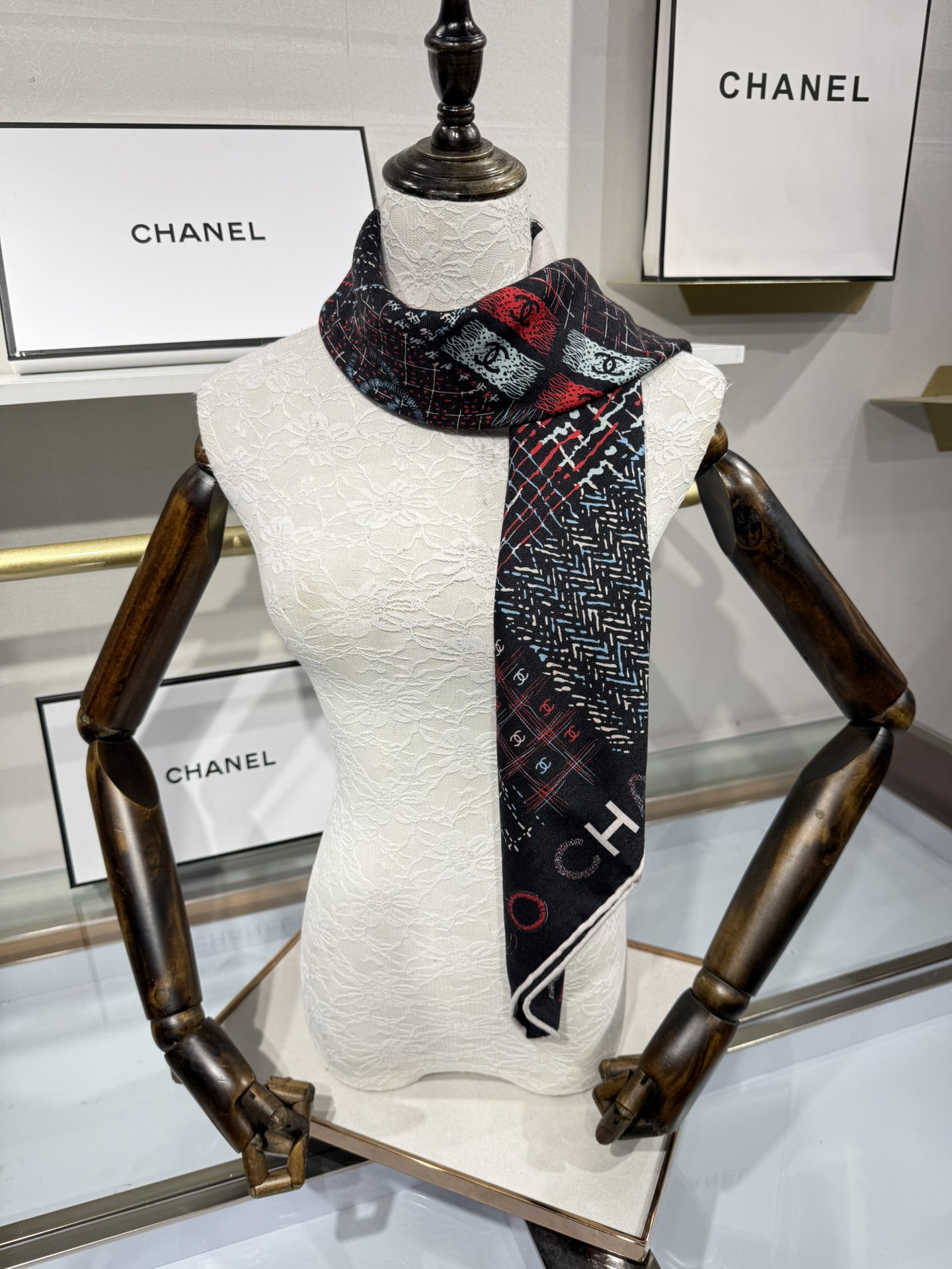 💟今年新出的双面同色新工艺。秋冬新款 小香山茶花90羊绒方巾‼️【高端 大爱 ‼️纯羊绒 婴儿触感舒服到