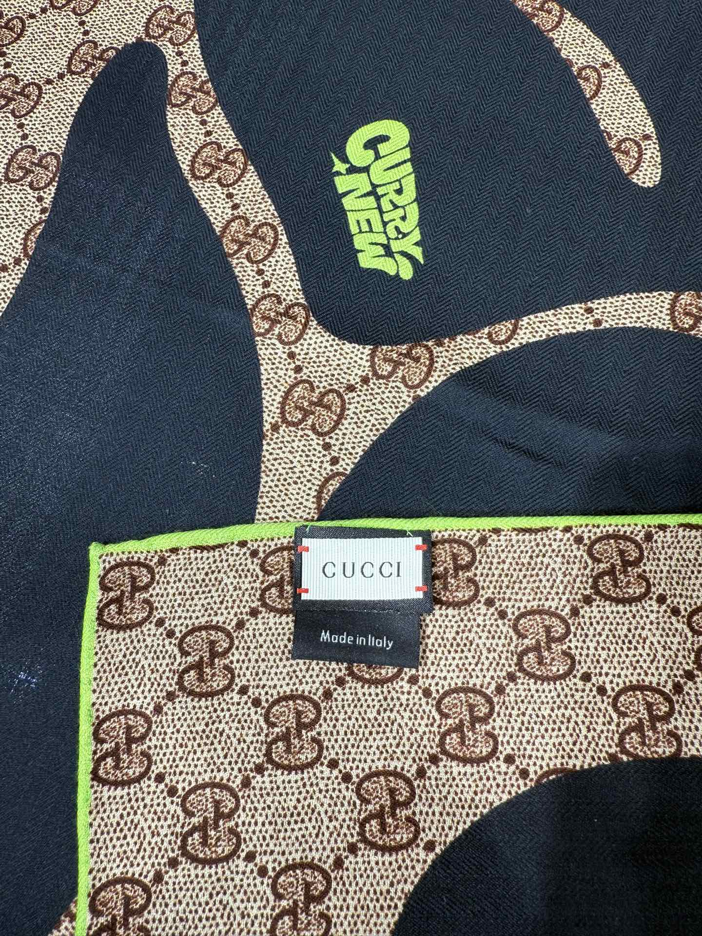 💟140*140 项目双面同色印花丝毛披肩～Gucci艺术家Sara Leghissa革新演绎Gucci