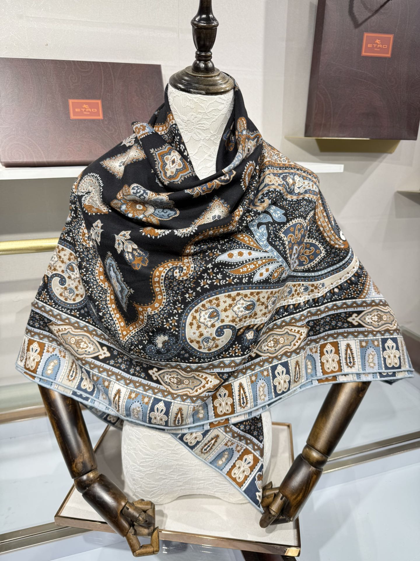 💟2025年 ETRo 秋冬抢先 上新💞【双面同色丝毛方巾】手工卷边山羊绒和真丝混纺披肩（70%山羊绒，