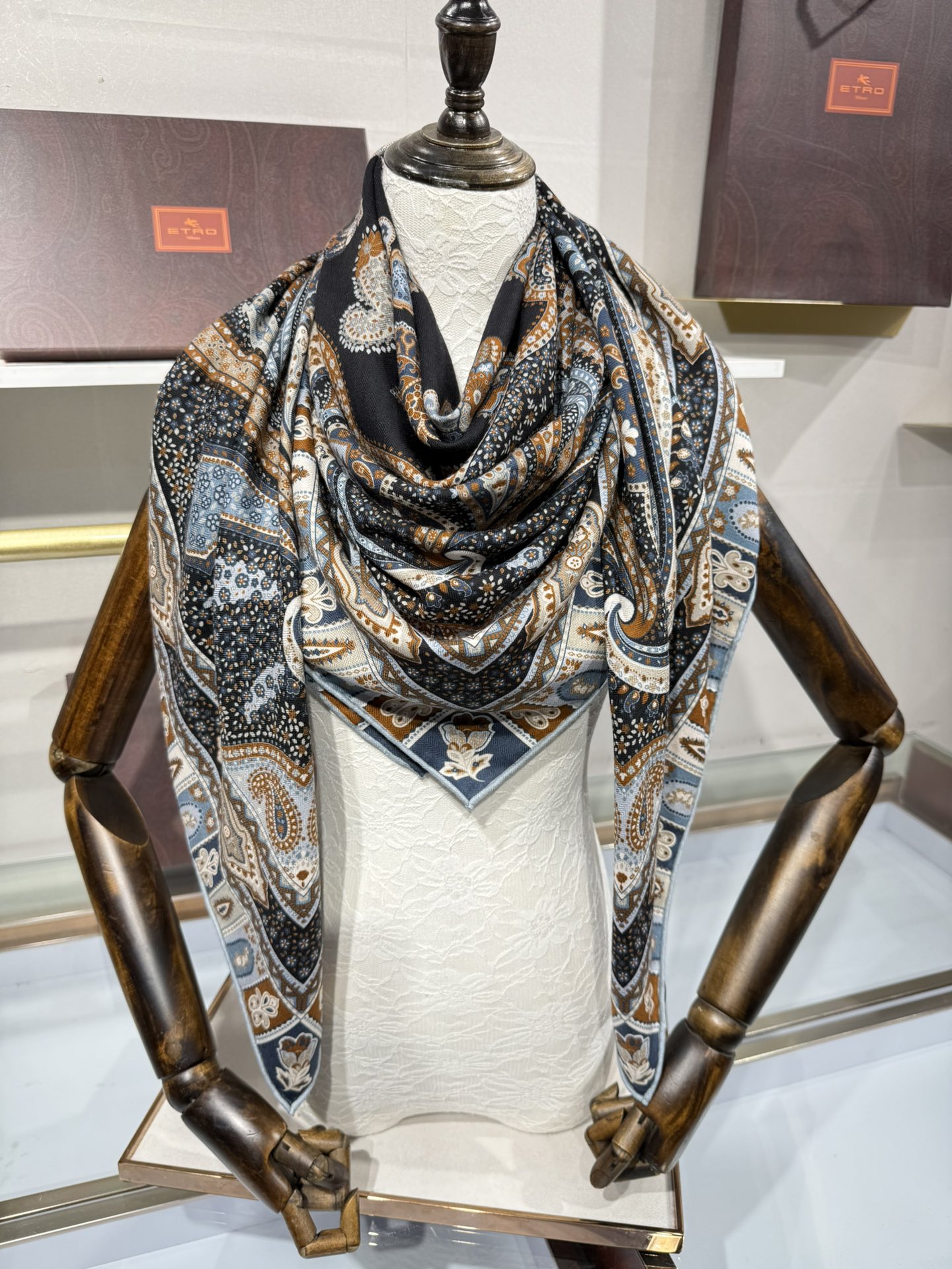 💟2025年 ETRo 秋冬抢先 上新💞【双面同色丝毛方巾】手工卷边山羊绒和真丝混纺披肩（70%山羊绒，