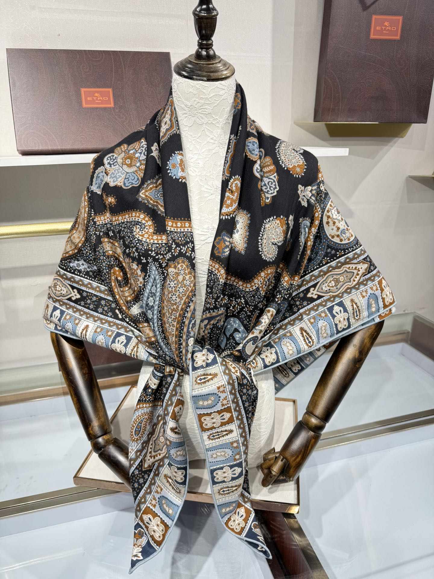 💟2025年 ETRo 秋冬抢先 上新💞【双面同色丝毛方巾】手工卷边山羊绒和真丝混纺披肩（70%山羊绒，