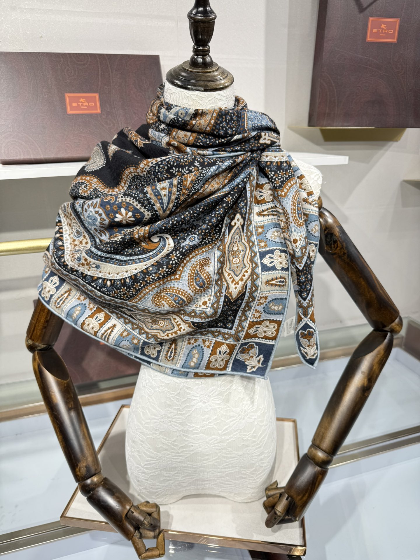 💟2025年 ETRo 秋冬抢先 上新💞【双面同色丝毛方巾】手工卷边山羊绒和真丝混纺披肩（70%山羊绒，