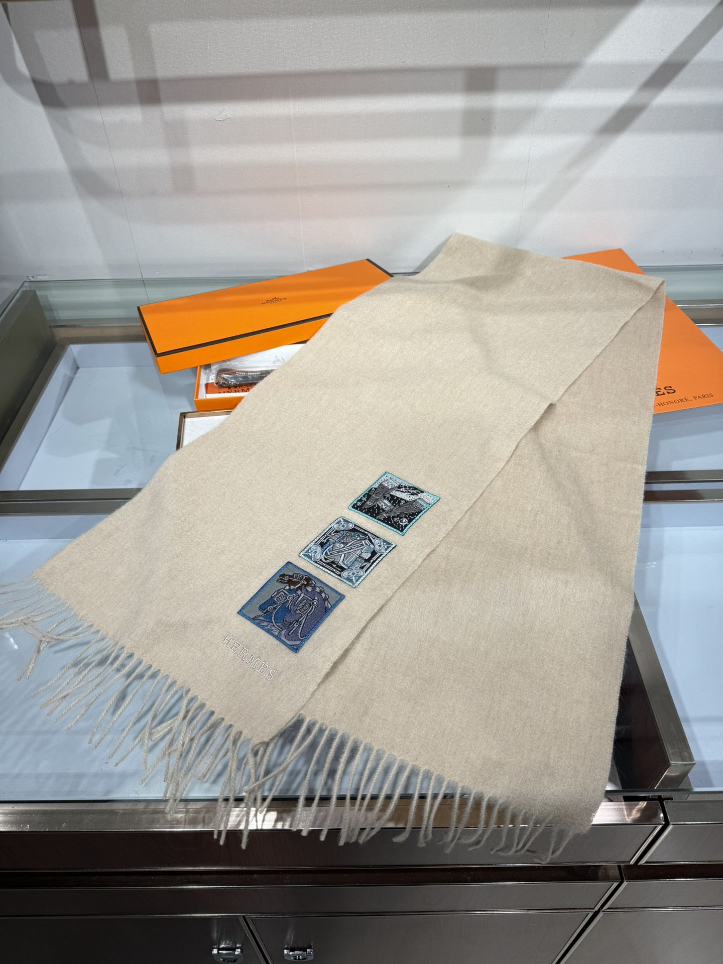 💟怒赞推荐 手感超好‼️高端男士款~超级无敌软糯的男士羊绒围巾👍H家ZG同步在售，这个价格真的无敌超值！