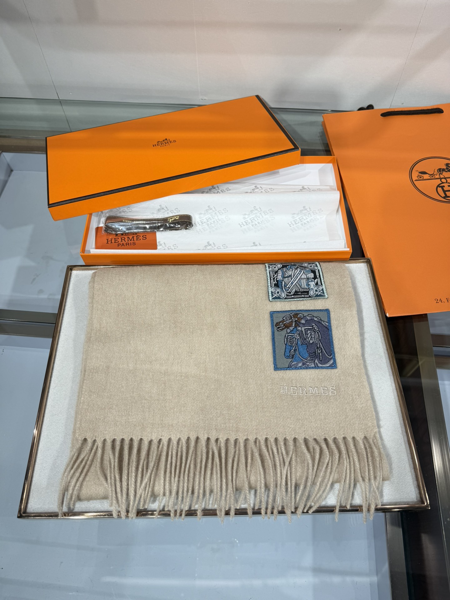 💟怒赞推荐 手感超好‼️高端男士款~超级无敌软糯的男士羊绒围巾👍H家ZG同步在售，这个价格真的无敌超值！