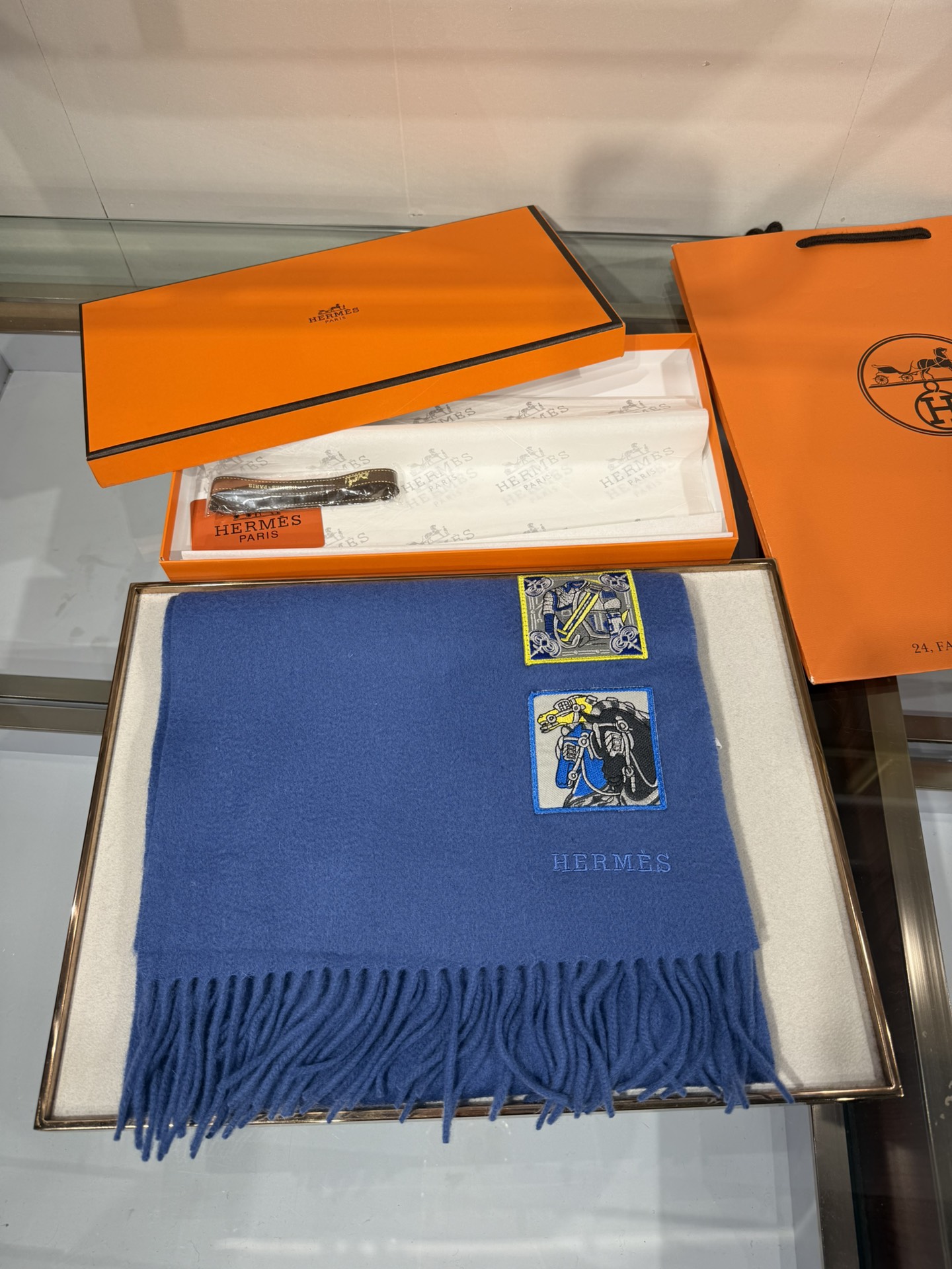 💟怒赞推荐 手感超好‼️高端男士款~超级无敌软糯的男士羊绒围巾👍H家ZG同步在售，这个价格真的无敌超值！