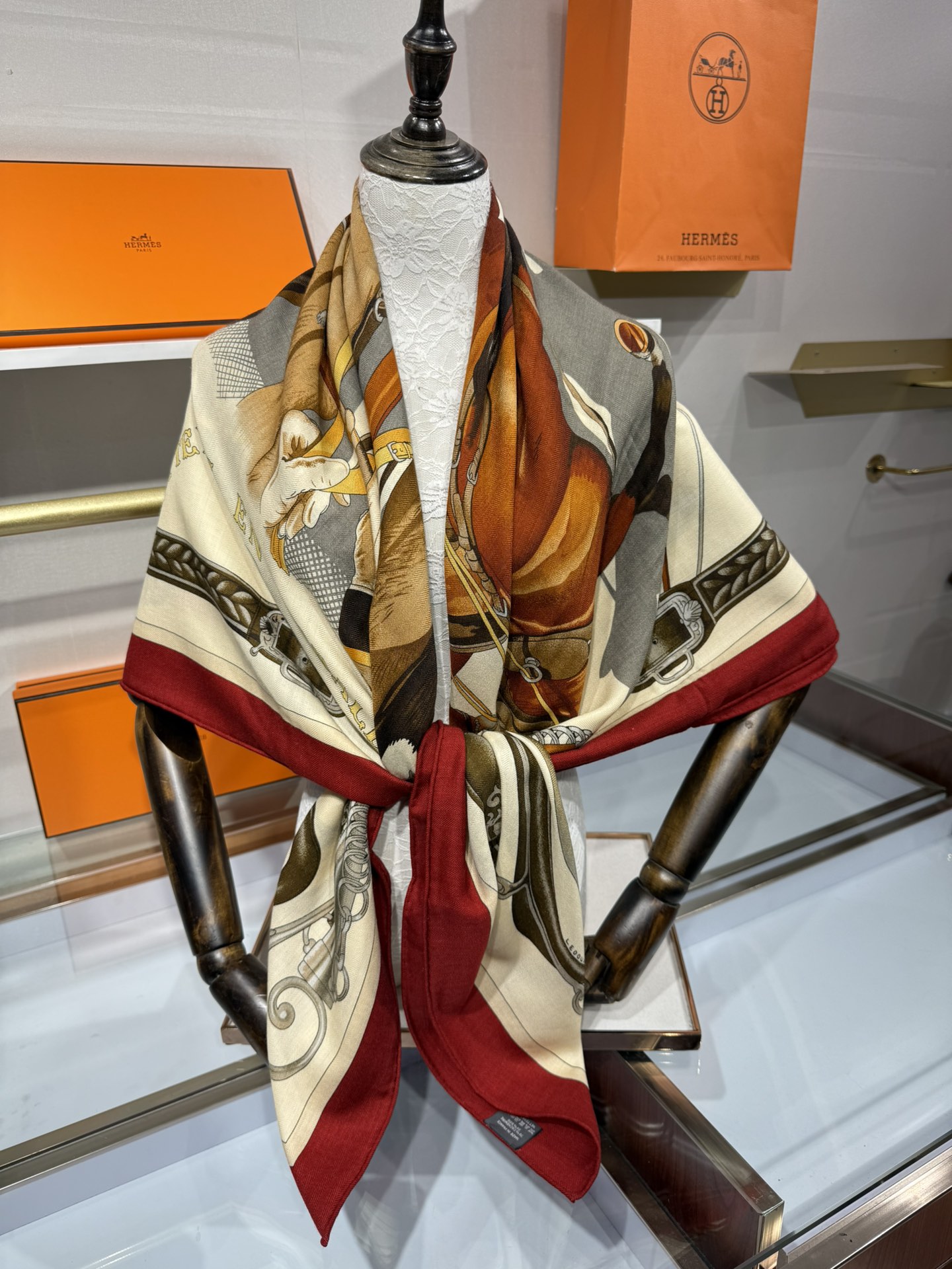 💟上新🆕【丝绒双面同色140披肩】“弩式牵引马具”手工卷边丝绒方巾披肩70%羊绒30%真丝这款典藏方巾展