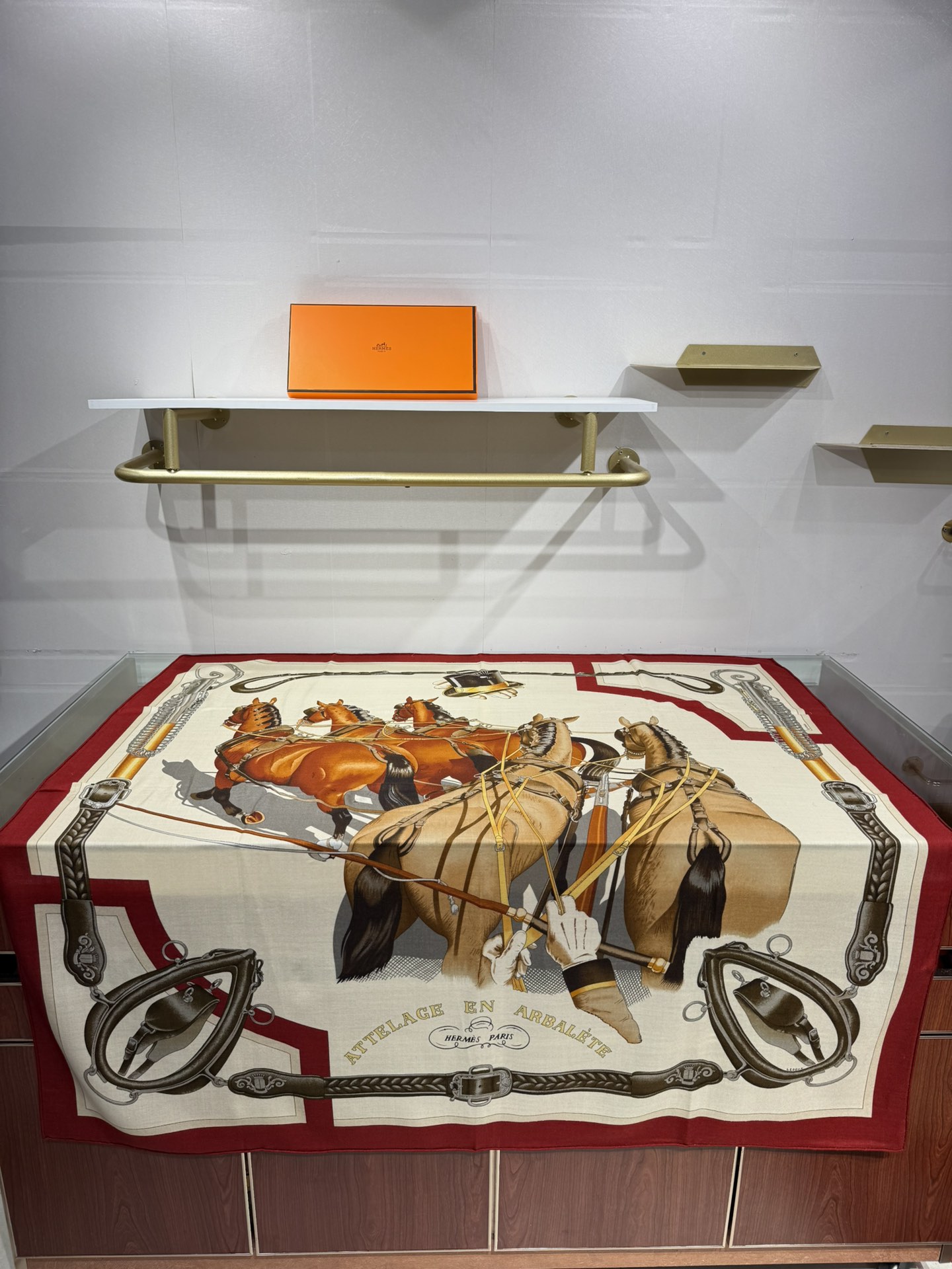 💟上新🆕【丝绒双面同色140披肩】“弩式牵引马具”手工卷边丝绒方巾披肩70%羊绒30%真丝这款典藏方巾展