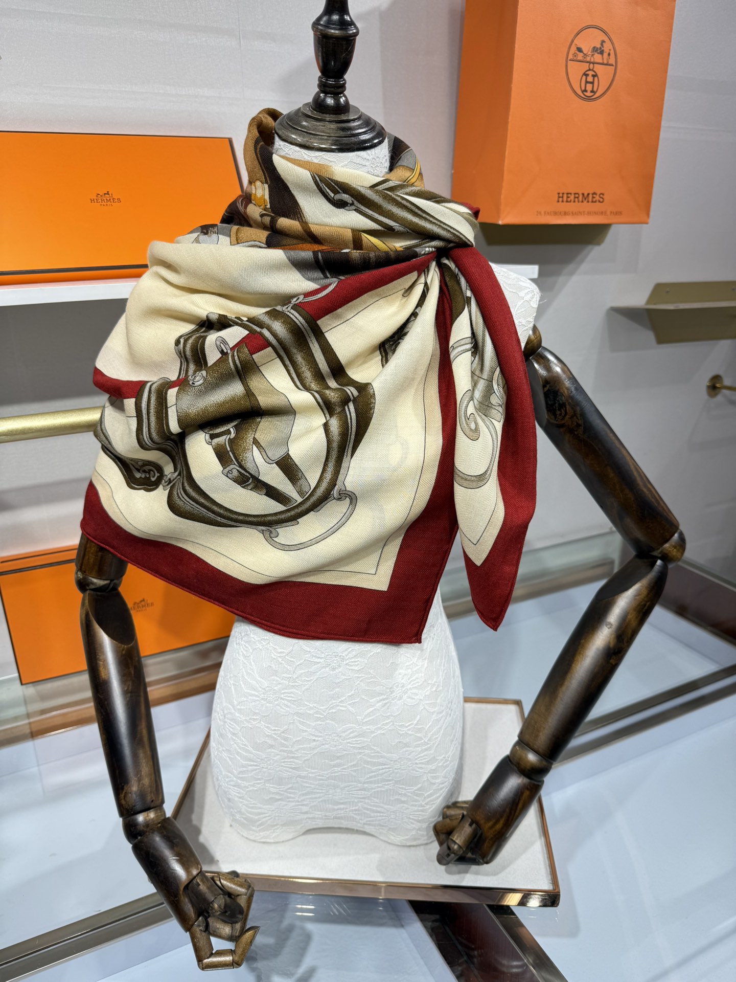 💟上新🆕【丝绒双面同色140披肩】“弩式牵引马具”手工卷边丝绒方巾披肩70%羊绒30%真丝这款典藏方巾展