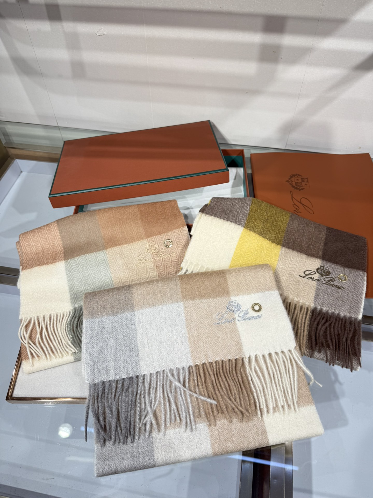 💟2025年秋冬新款抢先出 𝐋𝐨𝐫𝐨 𝐩𝐢𝐚𝐧𝐚 诺悠翩雅 山羊绒长巾 𝐒𝐢𝐳𝐞: 170x35 𝟏𝟎𝟎