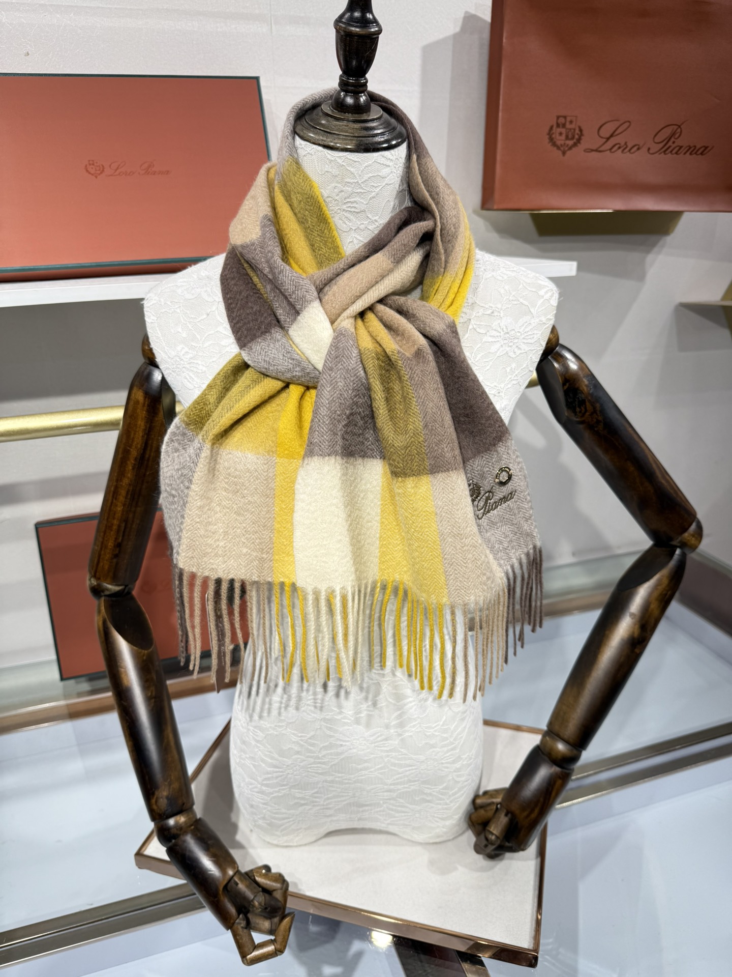 💟2025年秋冬新款抢先出 𝐋𝐨𝐫𝐨 𝐩𝐢𝐚𝐧𝐚 诺悠翩雅 山羊绒长巾 𝐒𝐢𝐳𝐞: 170x35 𝟏𝟎𝟎