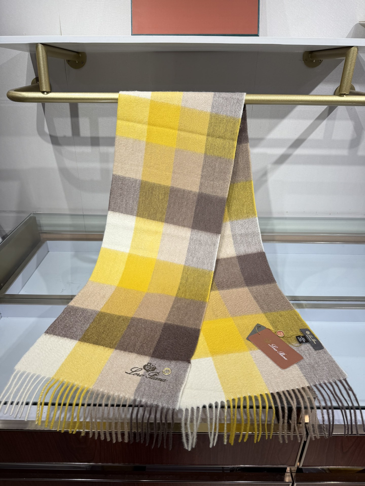 💟2025年秋冬新款抢先出 𝐋𝐨𝐫𝐨 𝐩𝐢𝐚𝐧𝐚 诺悠翩雅 山羊绒长巾 𝐒𝐢𝐳𝐞: 170x35 𝟏𝟎𝟎