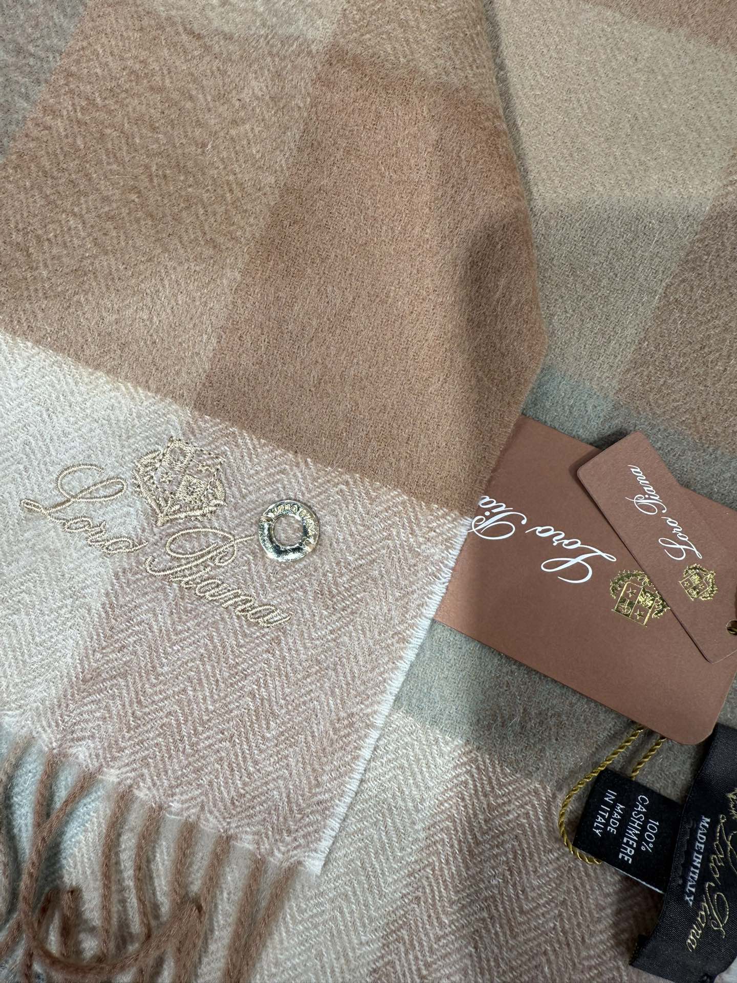 💟2025年秋冬新款抢先出 𝐋𝐨𝐫𝐨 𝐩𝐢𝐚𝐧𝐚 诺悠翩雅 山羊绒长巾 𝐒𝐢𝐳𝐞: 170x35 𝟏𝟎𝟎