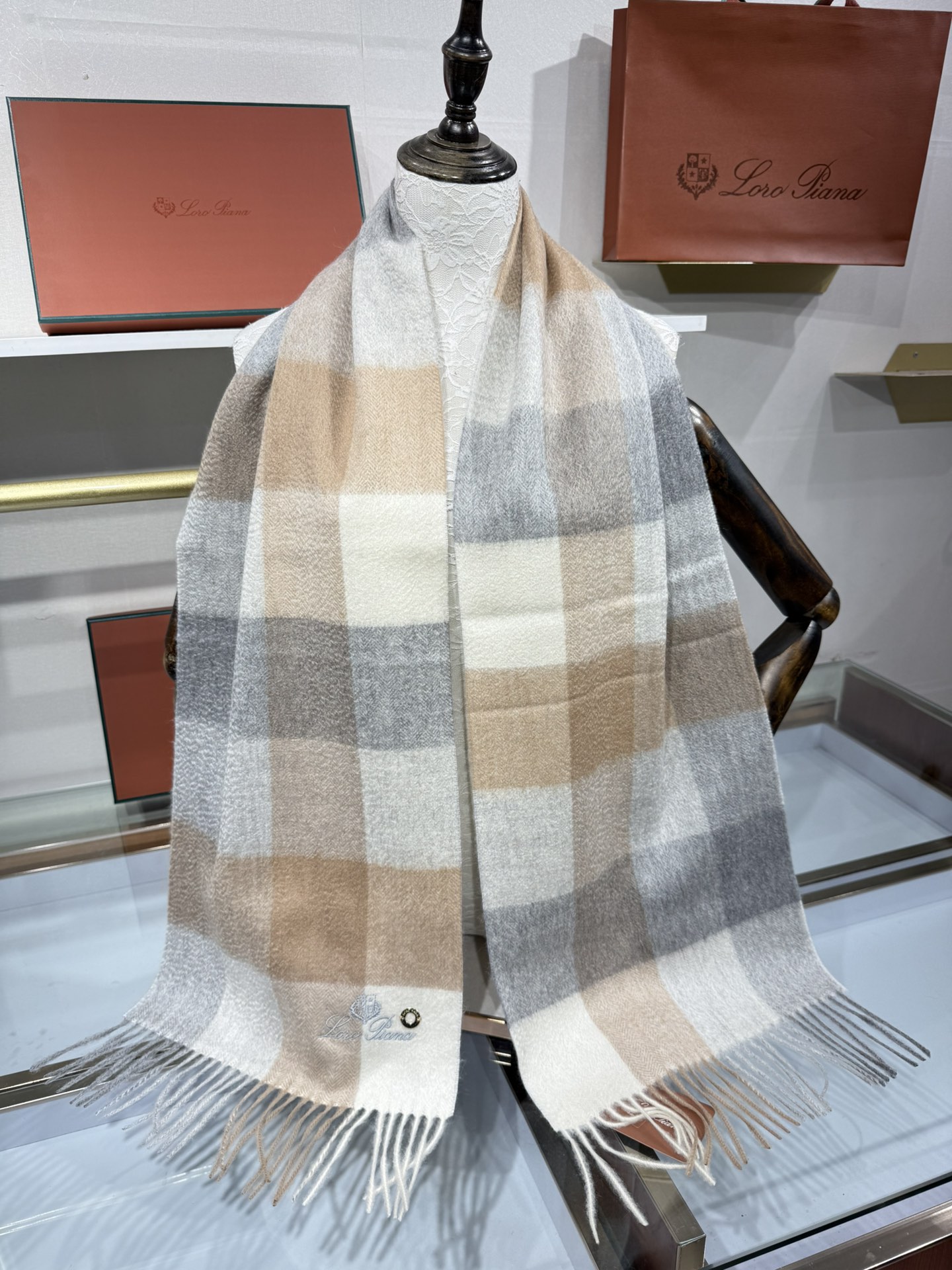 💟2025年秋冬新款抢先出 𝐋𝐨𝐫𝐨 𝐩𝐢𝐚𝐧𝐚 诺悠翩雅 山羊绒长巾 𝐒𝐢𝐳𝐞: 170x35 𝟏𝟎𝟎