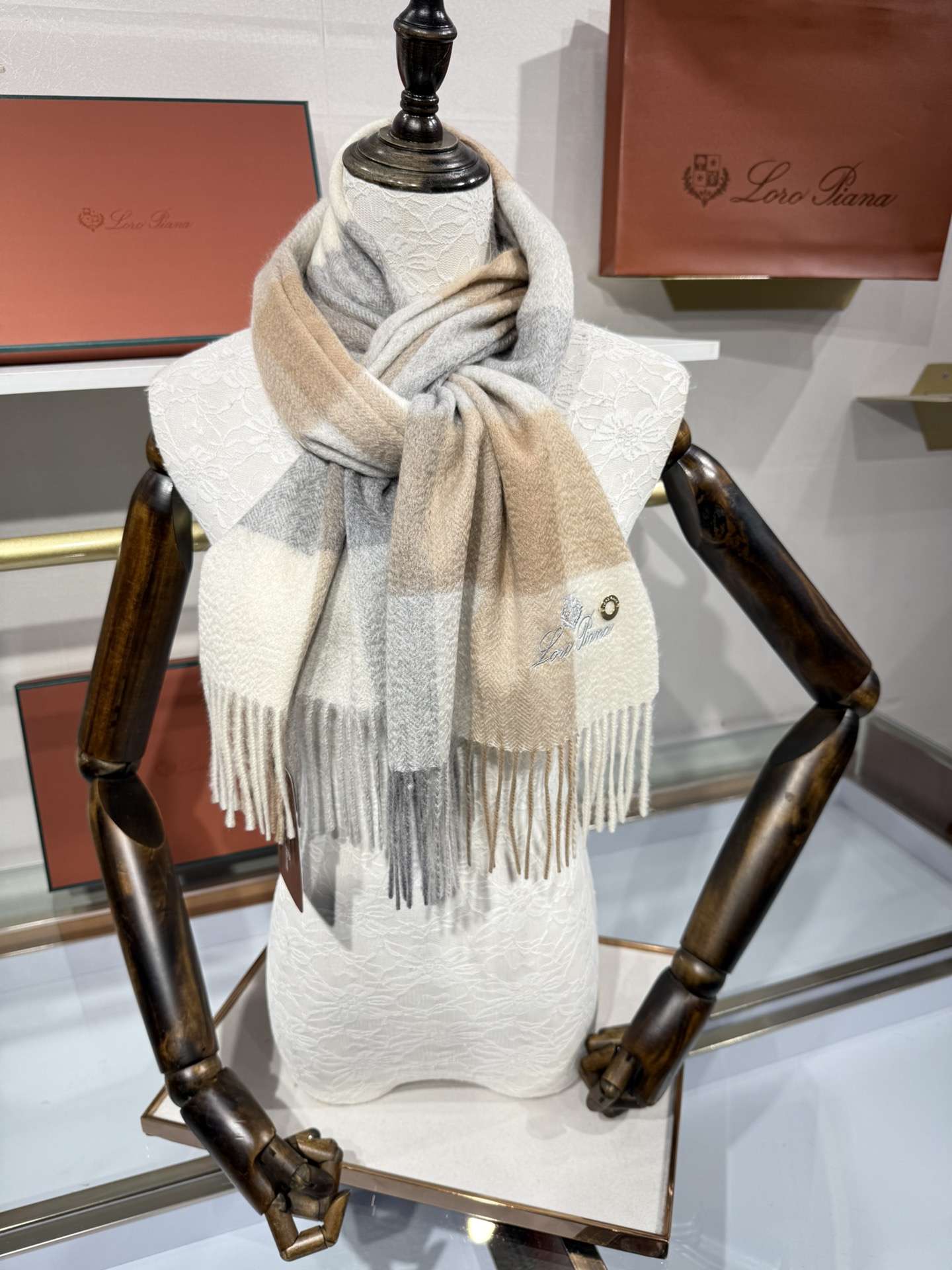 💟2025年秋冬新款抢先出 𝐋𝐨𝐫𝐨 𝐩𝐢𝐚𝐧𝐚 诺悠翩雅 山羊绒长巾 𝐒𝐢𝐳𝐞: 170x35 𝟏𝟎𝟎