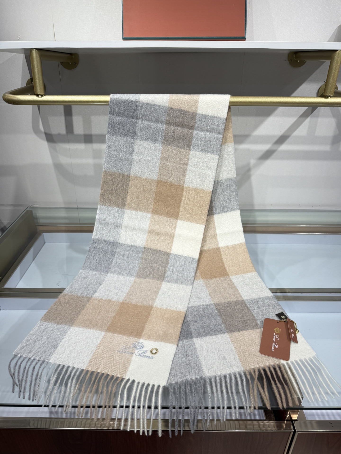 💟2025年秋冬新款抢先出 𝐋𝐨𝐫𝐨 𝐩𝐢𝐚𝐧𝐚 诺悠翩雅 山羊绒长巾 𝐒𝐢𝐳𝐞: 170x35 𝟏𝟎𝟎