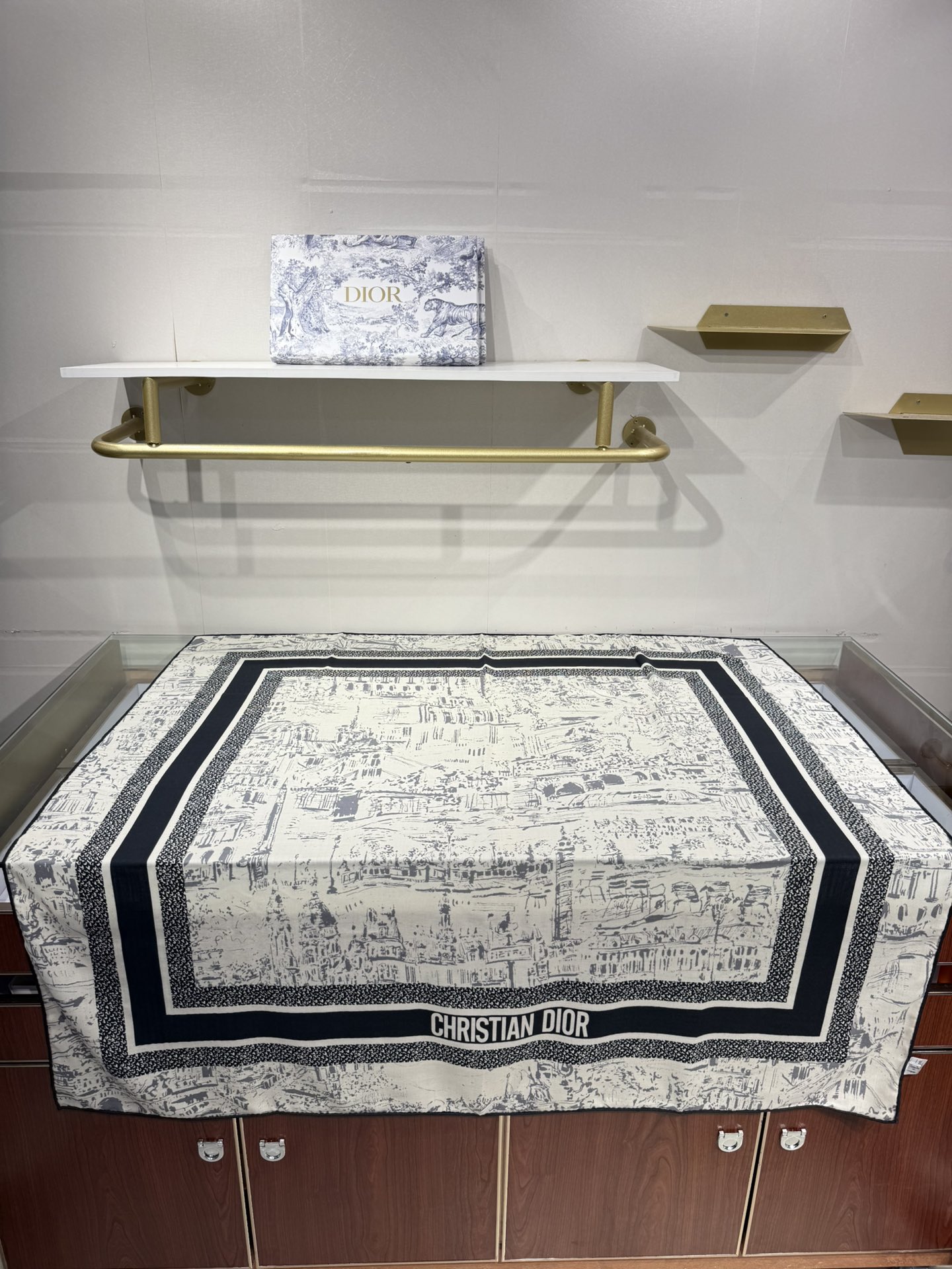 💟2025年新款💖💖💃🏻💃🏻DO家 山羊绒方巾‼️抢‼️VIP推荐 ‼️👍下手一定要快【高端 大爱 ‼️