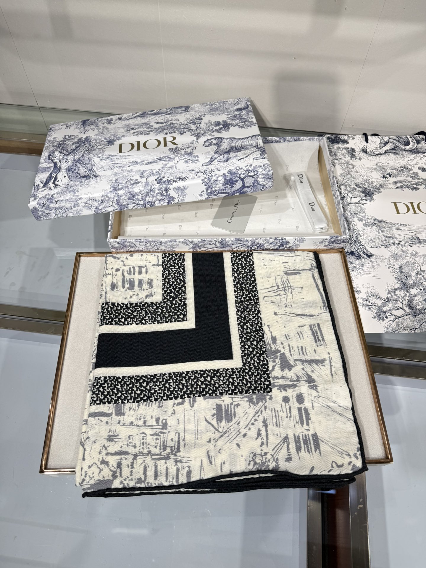 💟2025年新款💖💖💃🏻💃🏻DO家 山羊绒方巾‼️抢‼️VIP推荐 ‼️👍下手一定要快【高端 大爱 ‼️