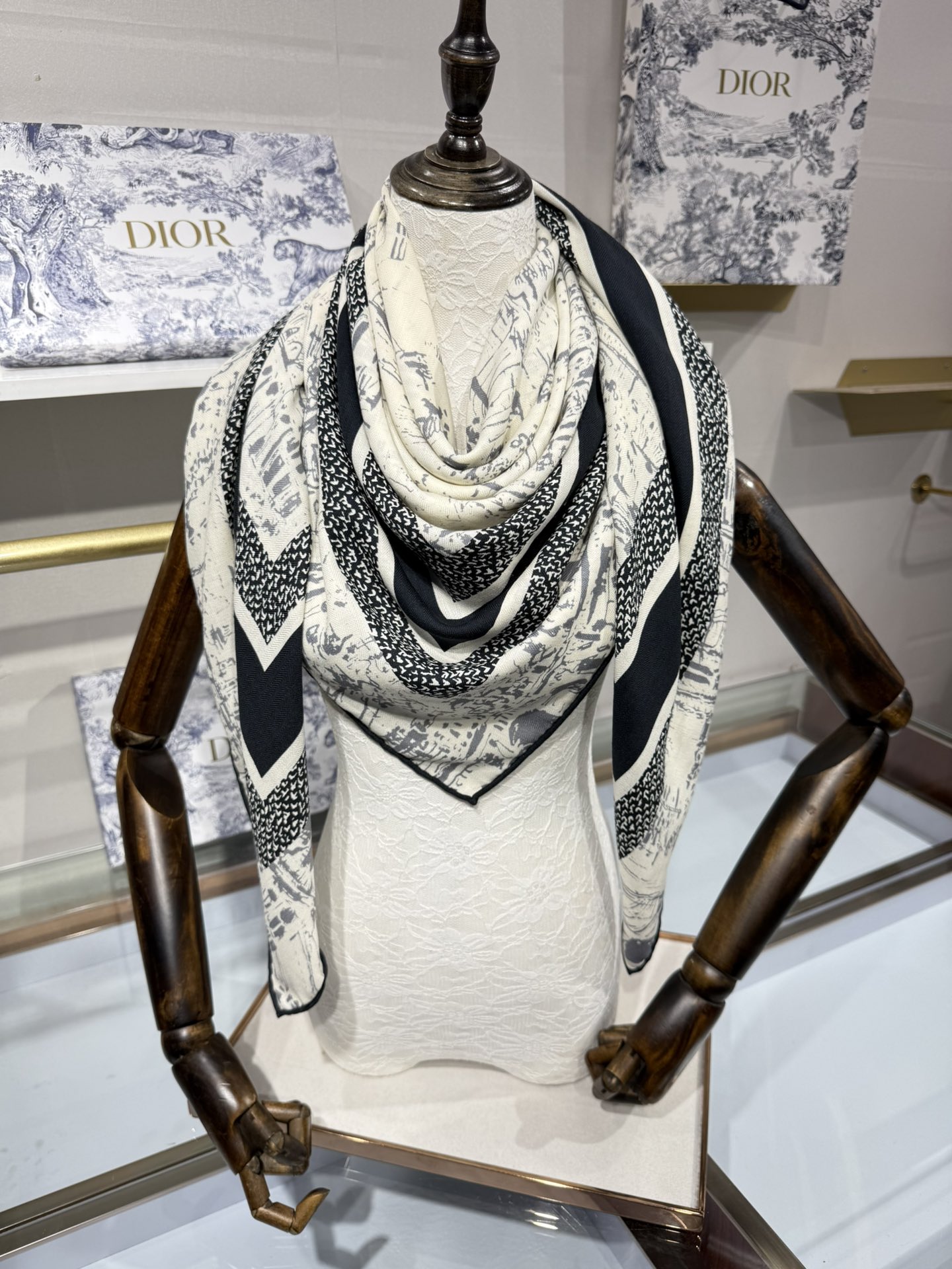 💟2025年新款💖💖💃🏻💃🏻DO家 山羊绒方巾‼️抢‼️VIP推荐 ‼️👍下手一定要快【高端 大爱 ‼️