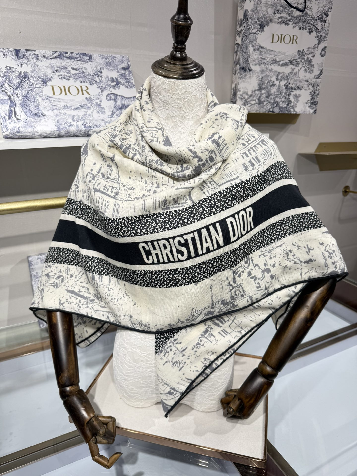 💟2025年新款💖💖💃🏻💃🏻DO家 山羊绒方巾‼️抢‼️VIP推荐 ‼️👍下手一定要快【高端 大爱 ‼️