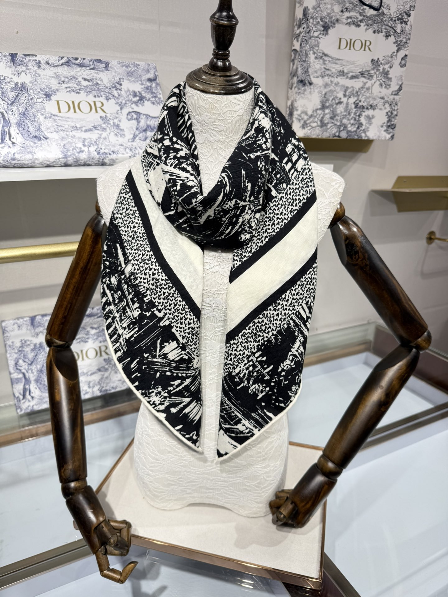 💟2025年新款💖💖💃🏻💃🏻DO家 山羊绒方巾‼️抢‼️VIP推荐 ‼️👍下手一定要快【高端 大爱 ‼️