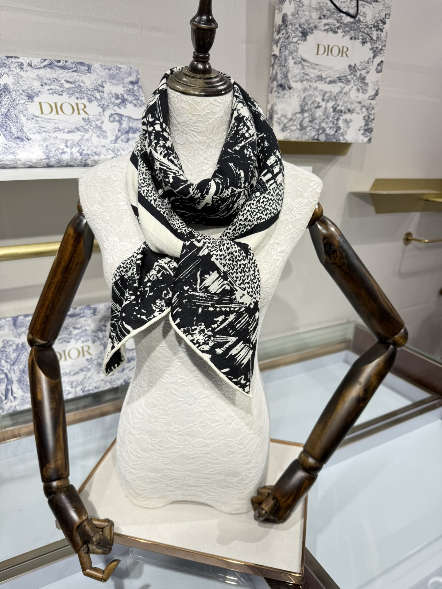 💟2025年新款💖💖💃🏻💃🏻DO家 山羊绒方巾‼️抢‼️VIP推荐 ‼️👍下手一定要快【高端 大爱 ‼️