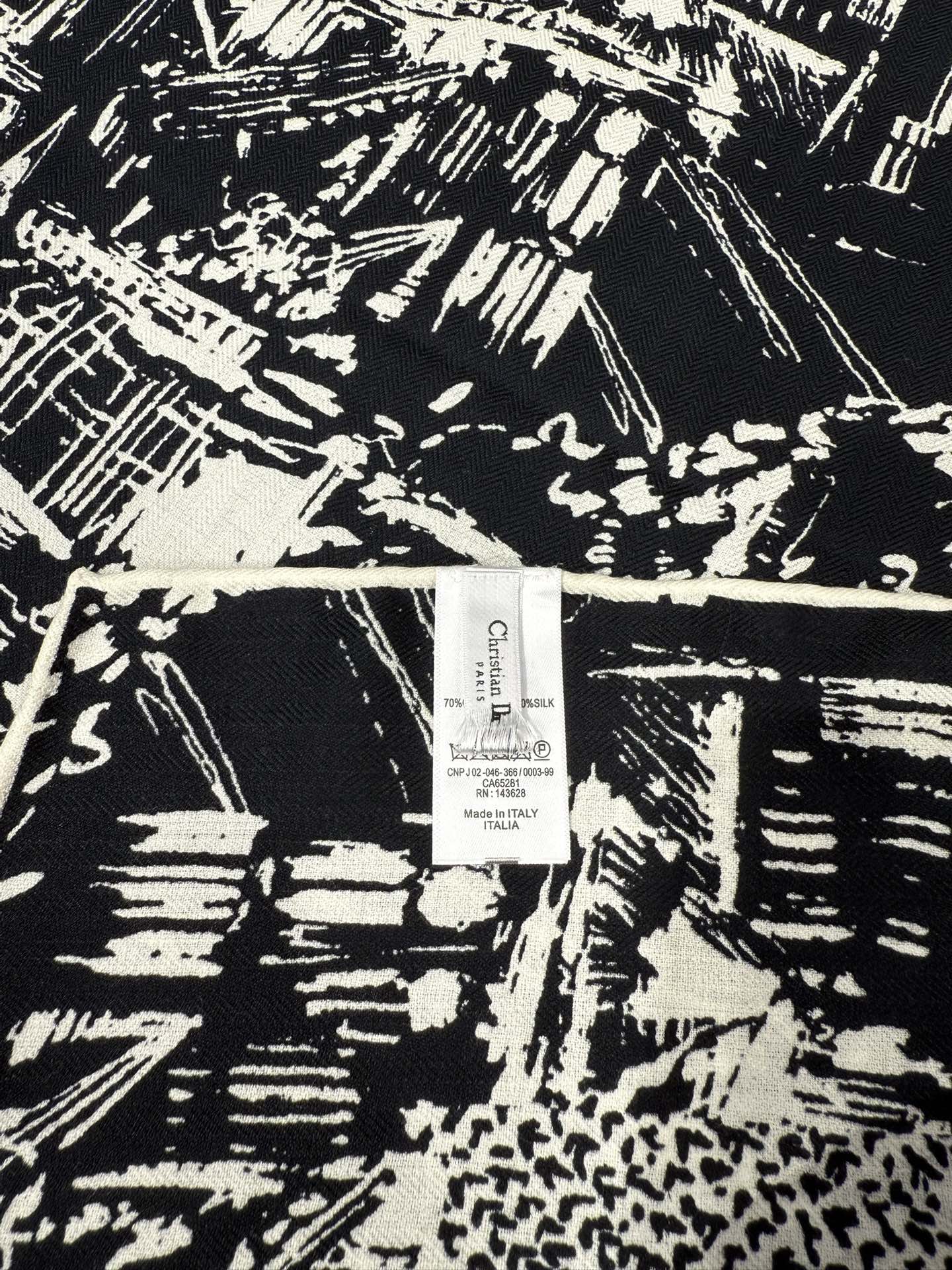 💟2025年新款💖💖💃🏻💃🏻DO家 山羊绒方巾‼️抢‼️VIP推荐 ‼️👍下手一定要快【高端 大爱 ‼️