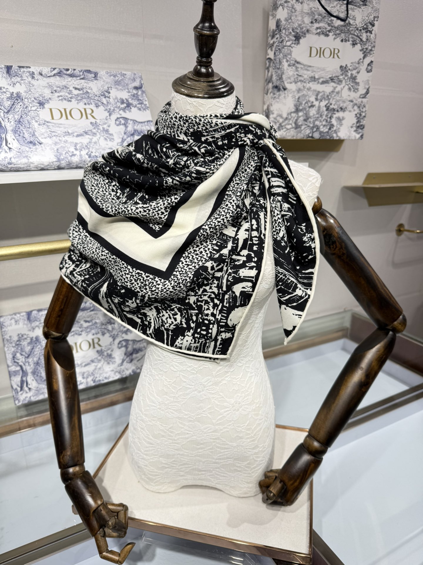 💟2025年新款💖💖💃🏻💃🏻DO家 山羊绒方巾‼️抢‼️VIP推荐 ‼️👍下手一定要快【高端 大爱 ‼️