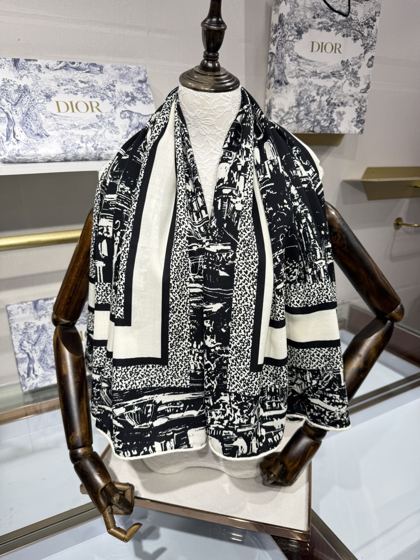 💟2025年新款💖💖💃🏻💃🏻DO家 山羊绒方巾‼️抢‼️VIP推荐 ‼️👍下手一定要快【高端 大爱 ‼️