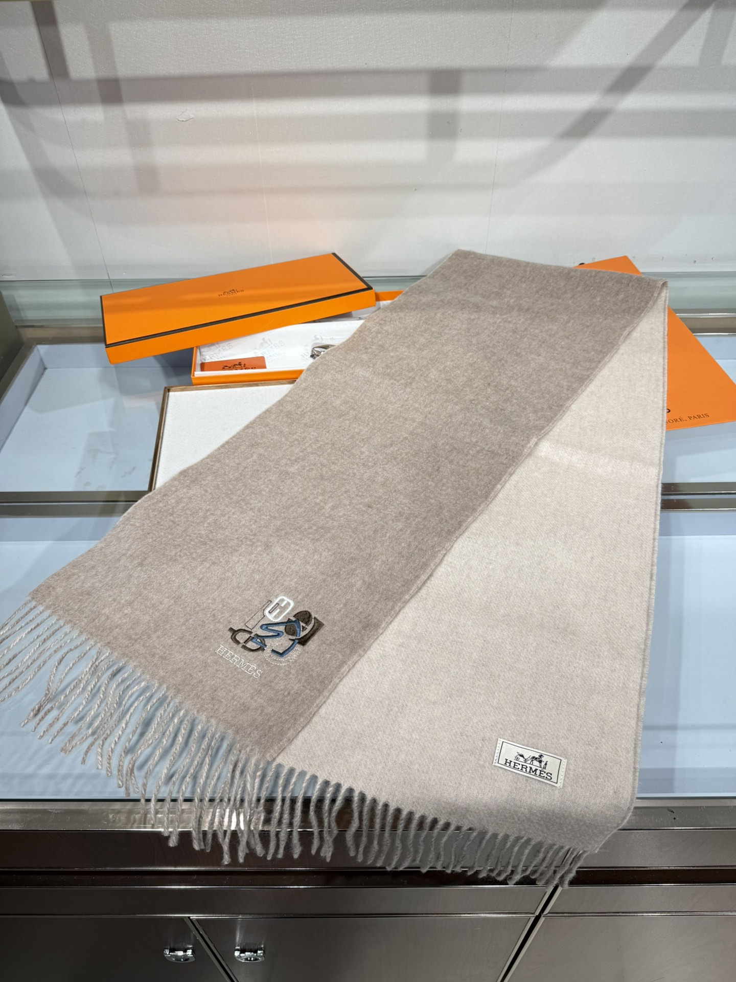 💟上新2025爱马仕双面男女款围巾且买且珍惜😍~都是出口订单所以比较难遇❤️东西讲究少而精😍好看的一定要