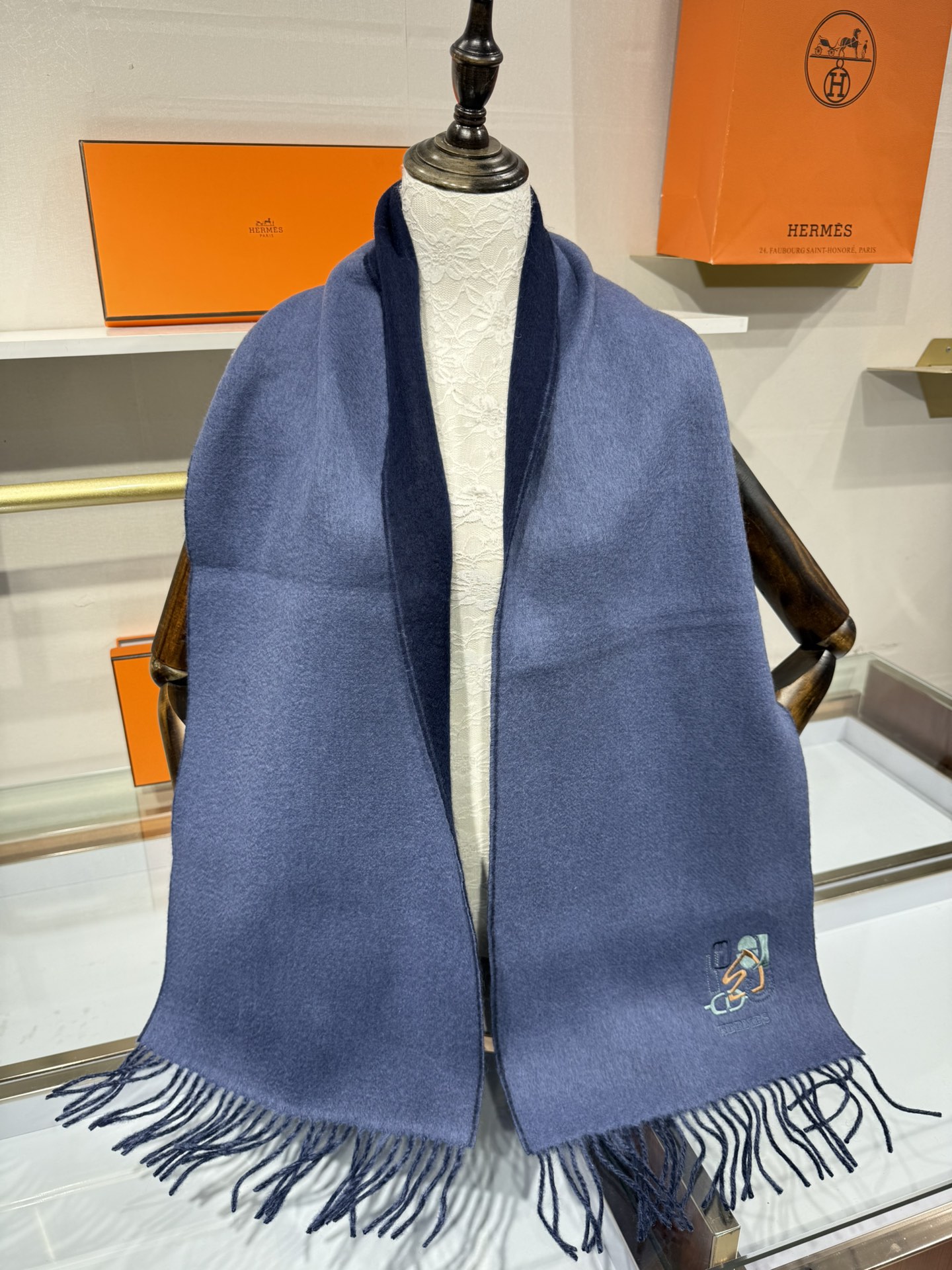 💟上新2025爱马仕双面男女款围巾且买且珍惜😍~都是出口订单所以比较难遇❤️东西讲究少而精😍好看的一定要