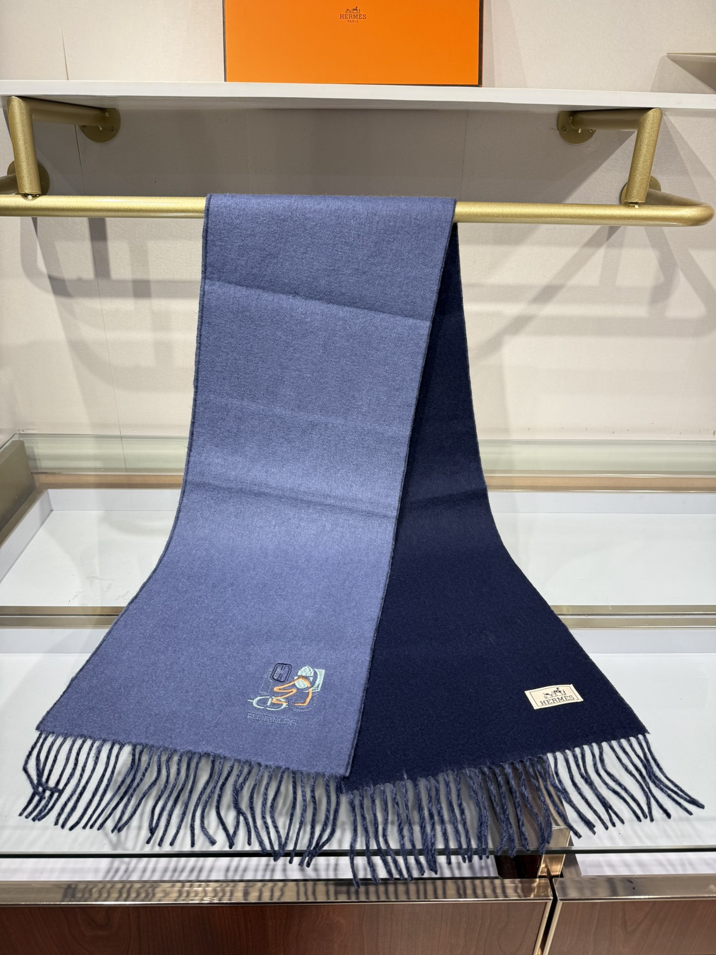 💟上新2025爱马仕双面男女款围巾且买且珍惜😍~都是出口订单所以比较难遇❤️东西讲究少而精😍好看的一定要