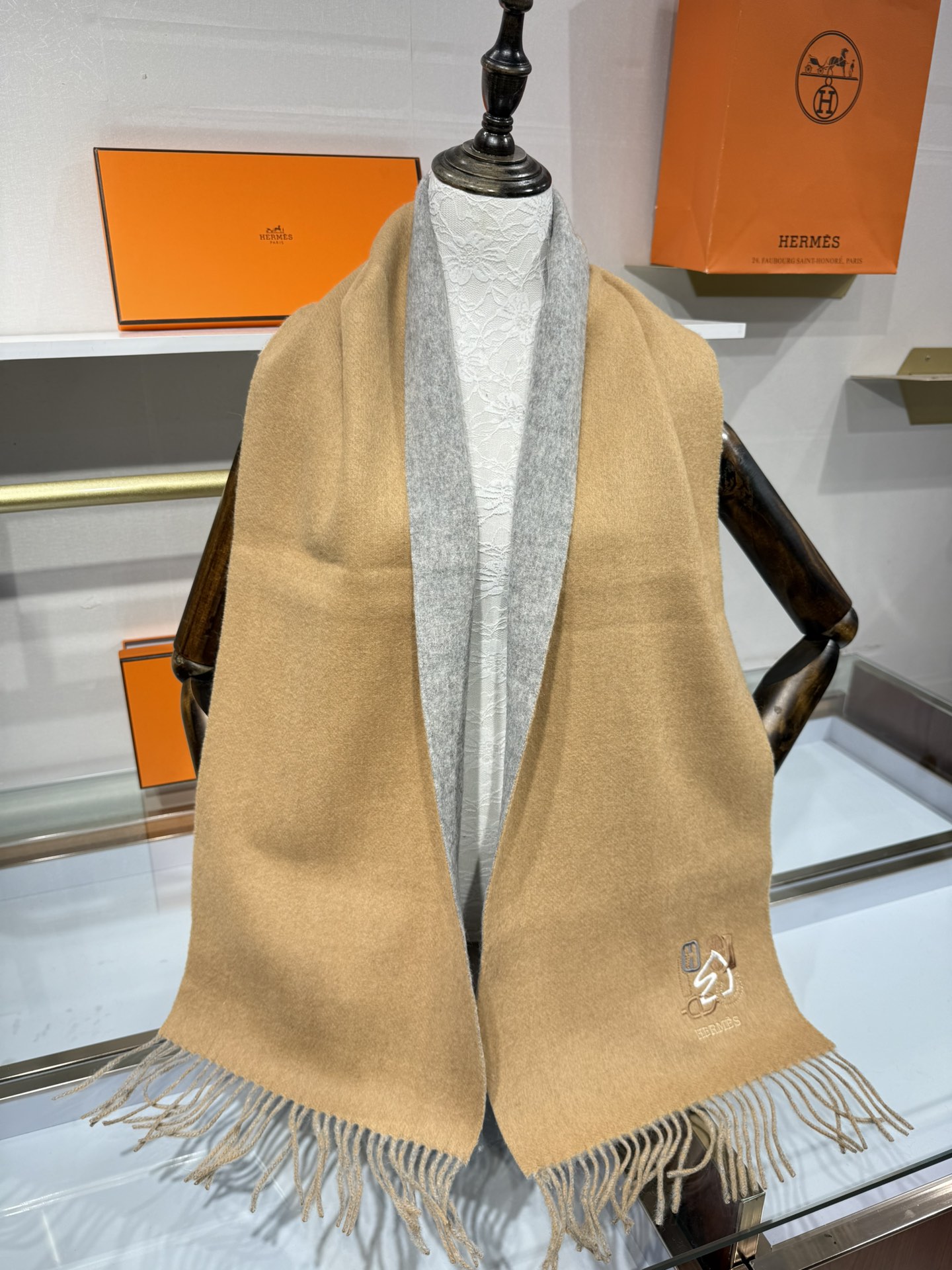 💟上新2025爱马仕双面男女款围巾且买且珍惜😍~都是出口订单所以比较难遇❤️东西讲究少而精😍好看的一定要