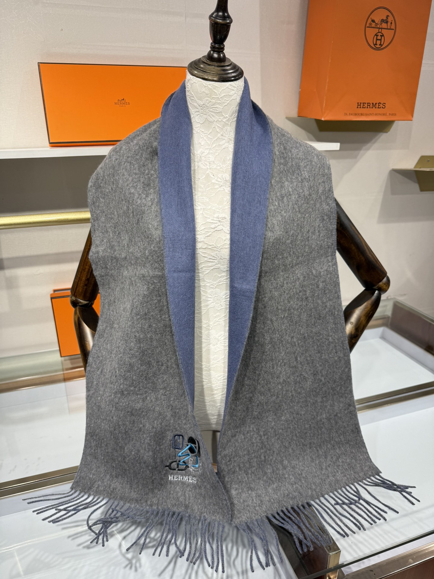 💟上新2025爱马仕双面男女款围巾且买且珍惜😍~都是出口订单所以比较难遇❤️东西讲究少而精😍好看的一定要