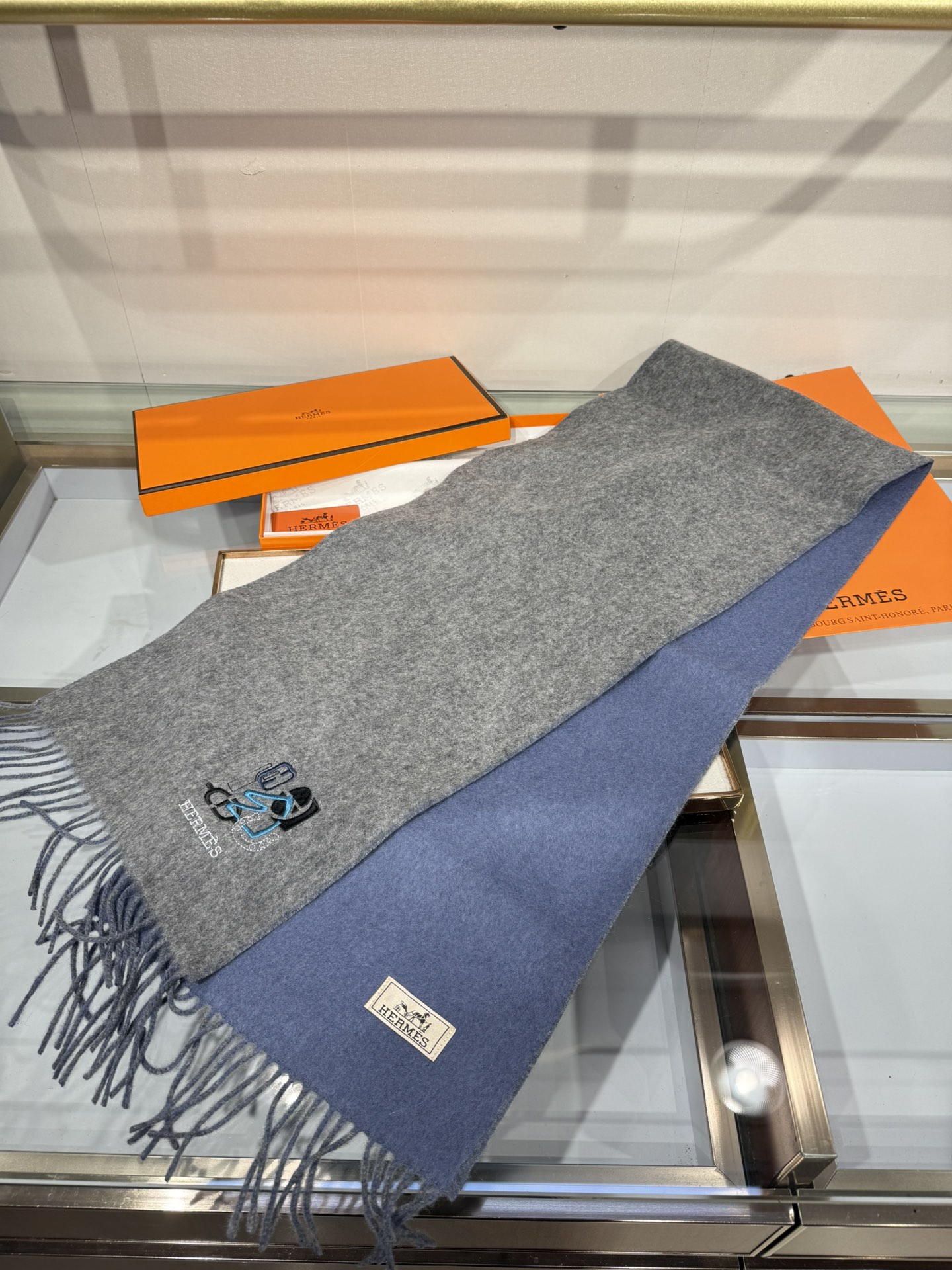 💟上新2025爱马仕双面男女款围巾且买且珍惜😍~都是出口订单所以比较难遇❤️东西讲究少而精😍好看的一定要