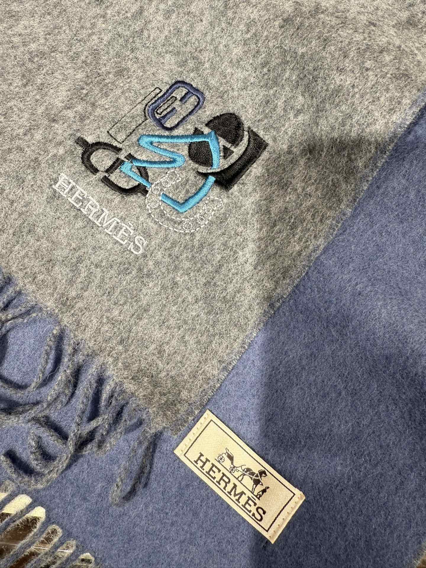 💟上新2025爱马仕双面男女款围巾且买且珍惜😍~都是出口订单所以比较难遇❤️东西讲究少而精😍好看的一定要