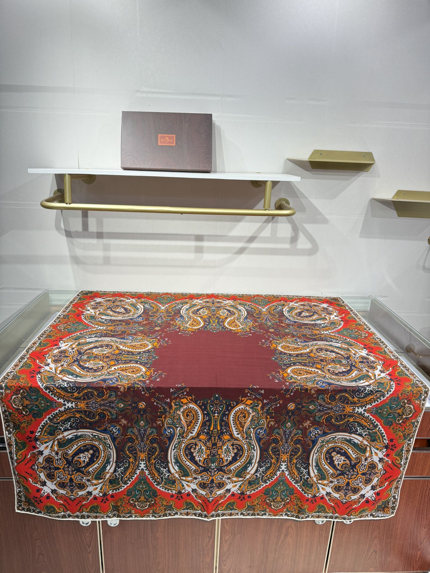 💟2025年 ETRo 秋冬抢先 上新💞【双面同色丝毛方巾】手工卷边山羊绒和真丝混纺披肩（70%山羊绒，