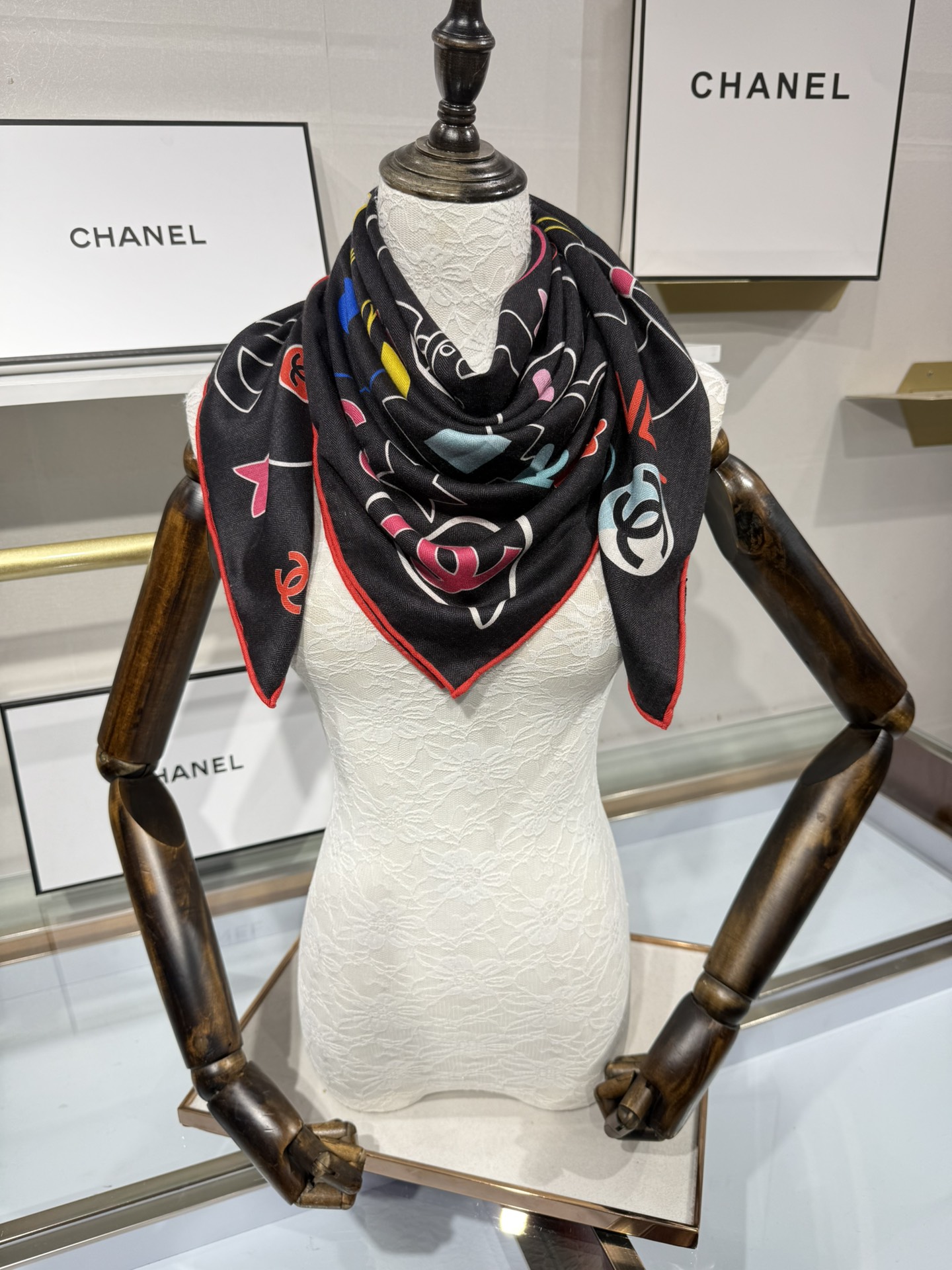 💟今年新出的双面同色新工艺。秋冬新款 小香山茶花90羊绒方巾‼️【高端 大爱 ‼️纯羊绒 婴儿触感舒服到