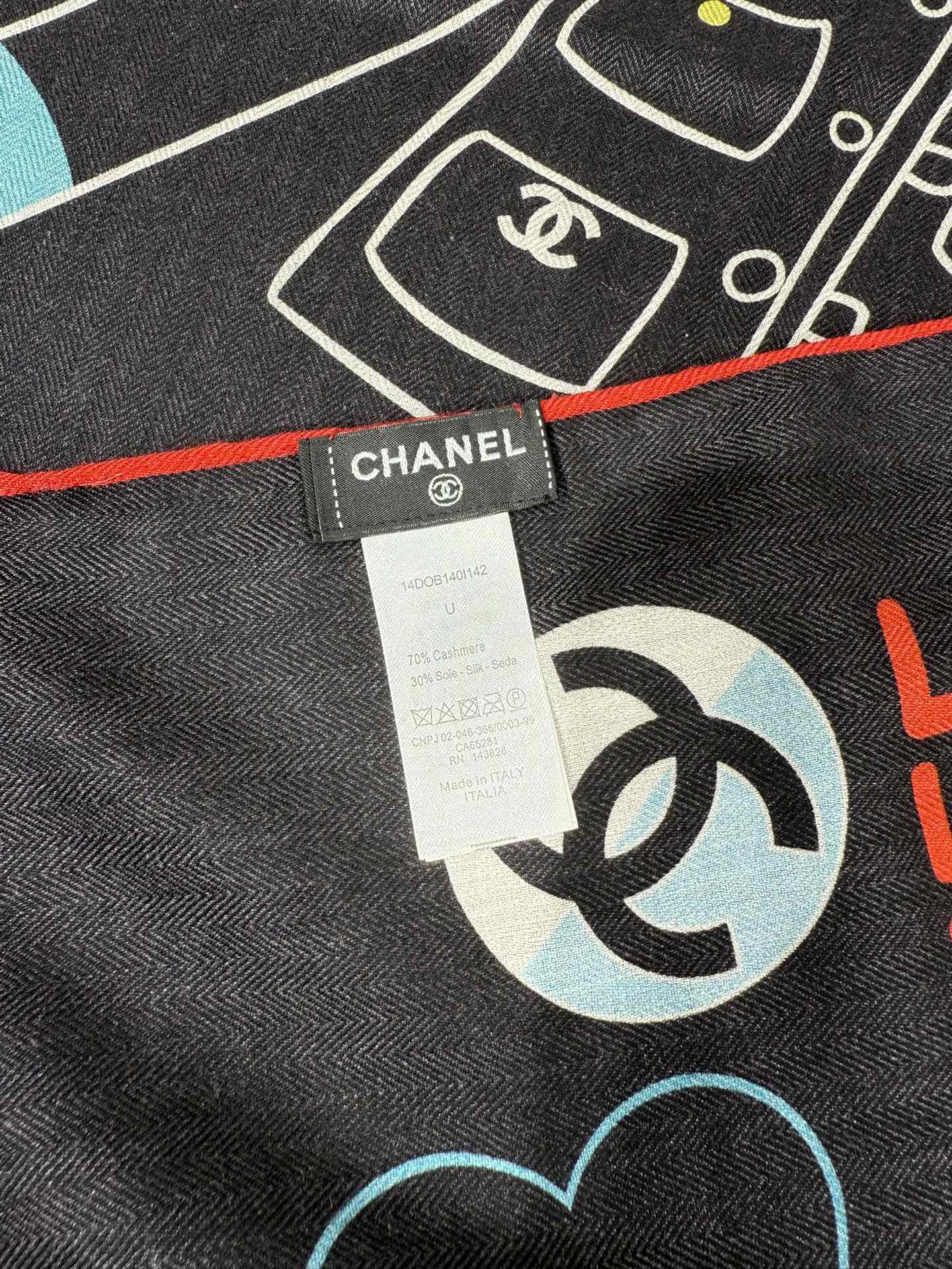 💟今年新出的双面同色新工艺。秋冬新款 小香山茶花90羊绒方巾‼️【高端 大爱 ‼️纯羊绒 婴儿触感舒服到