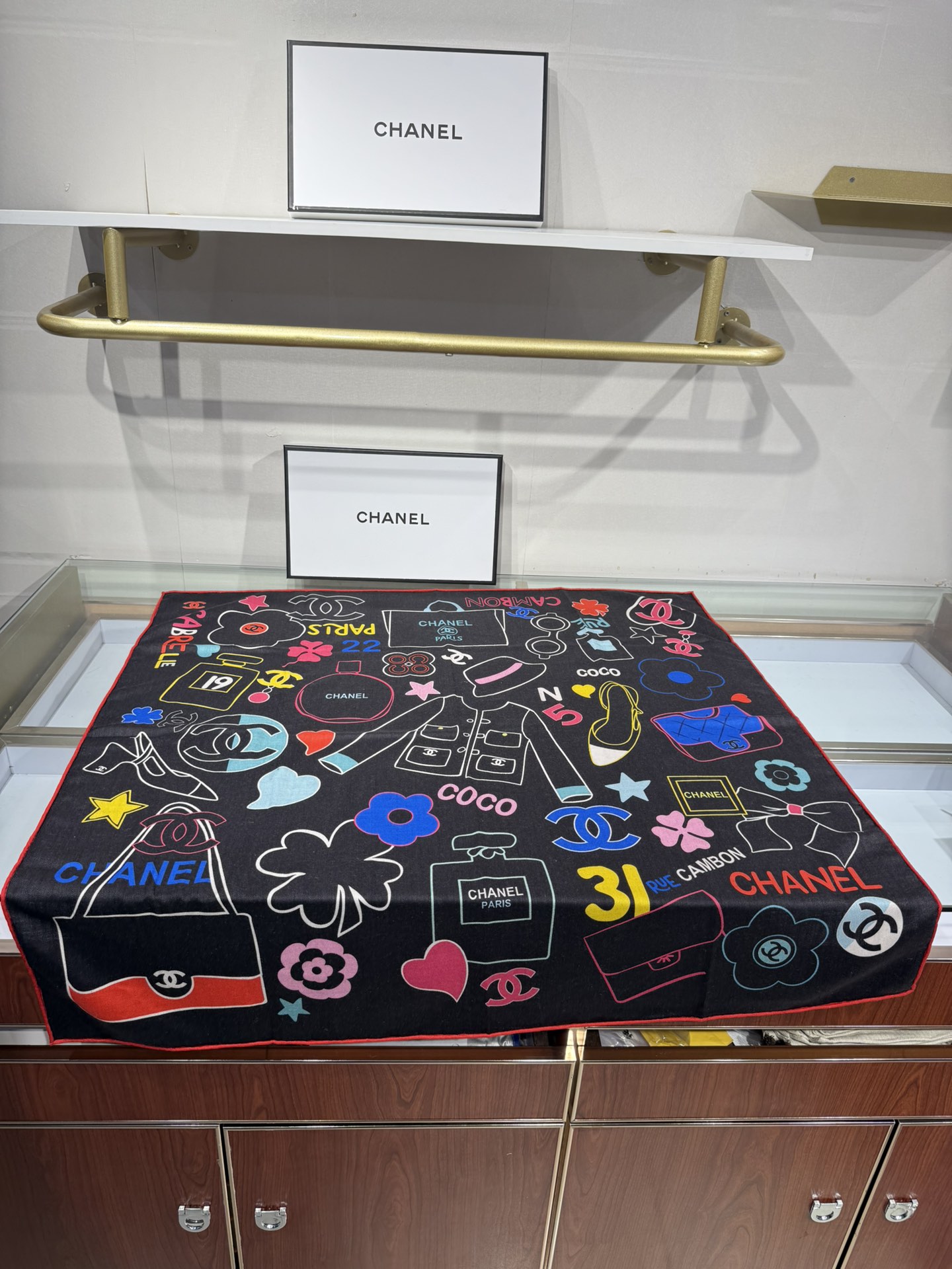 💟今年新出的双面同色新工艺。秋冬新款 小香山茶花90羊绒方巾‼️【高端 大爱 ‼️纯羊绒 婴儿触感舒服到