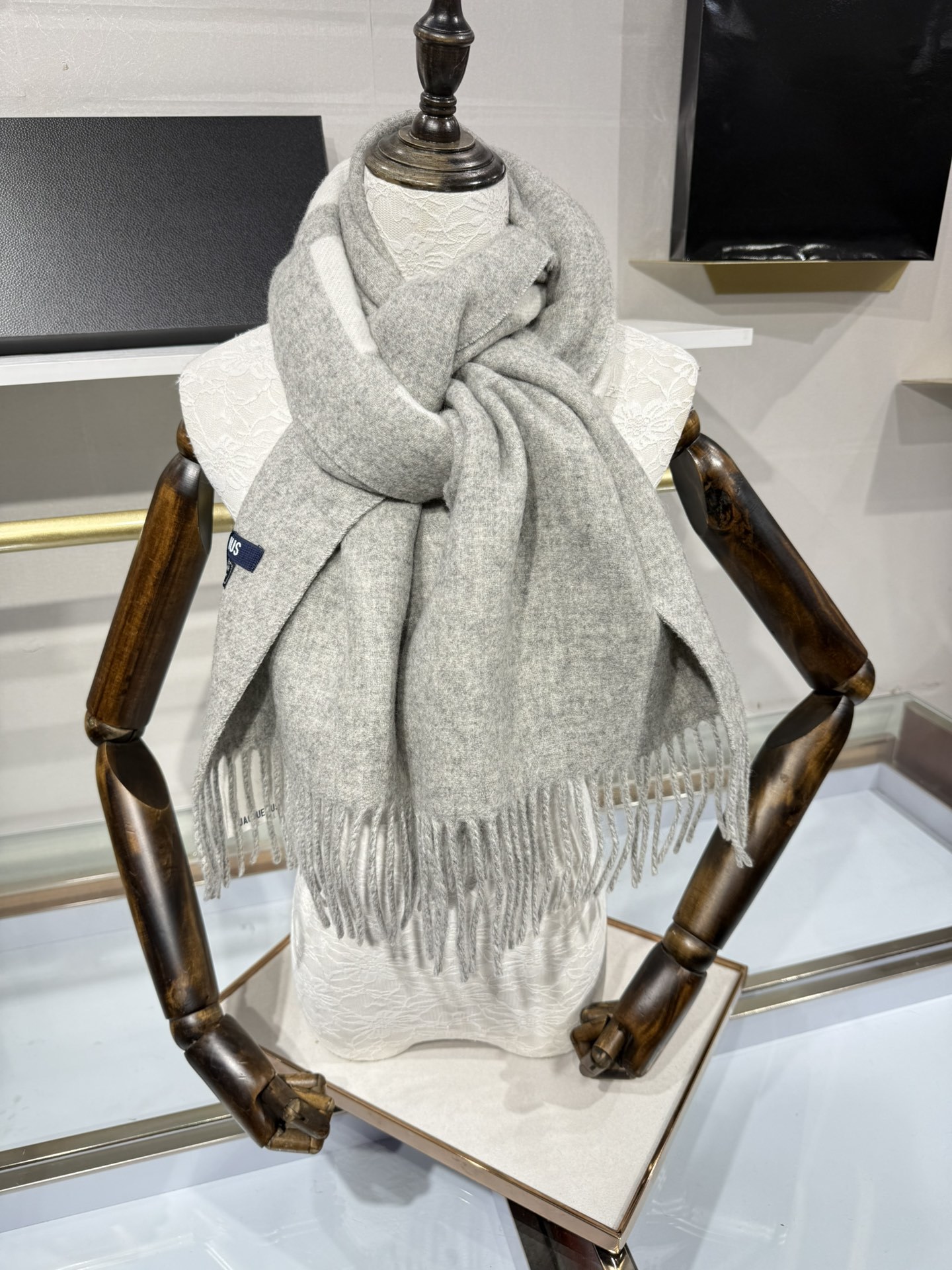 💟🧣JIL SANDER 围巾 温柔绽放的极简主义,从1968年起,一直坚守极简之风、性冷淡的设计:吉尔