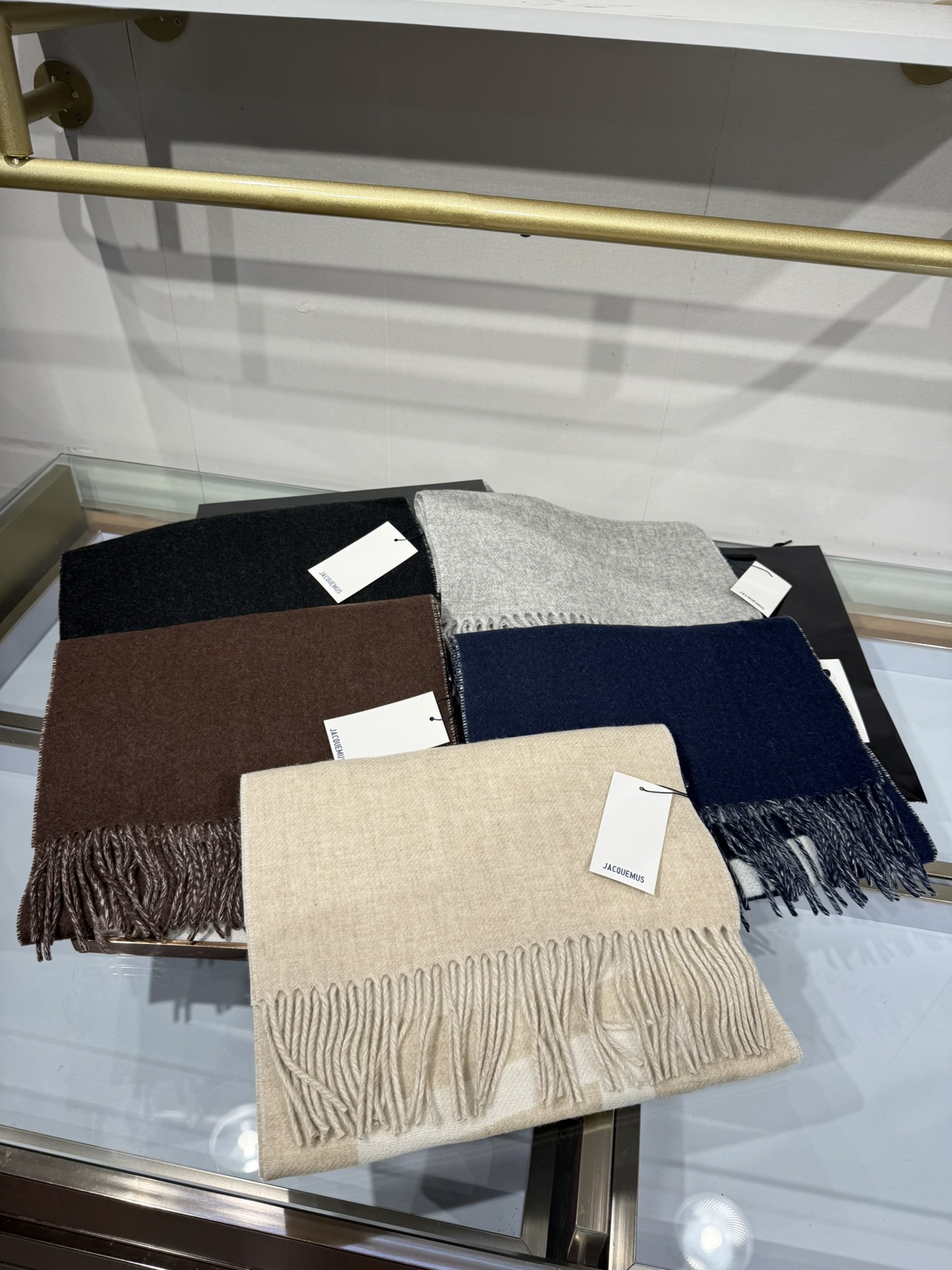 💟🧣JIL SANDER 围巾 温柔绽放的极简主义，从1968年起，一直坚守极简之风、性冷淡的设计:吉尔