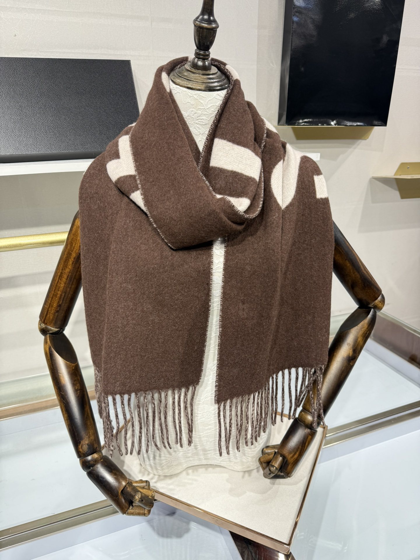 💟🧣JIL SANDER 围巾 温柔绽放的极简主义,从1968年起,一直坚守极简之风、性冷淡的设计:吉尔