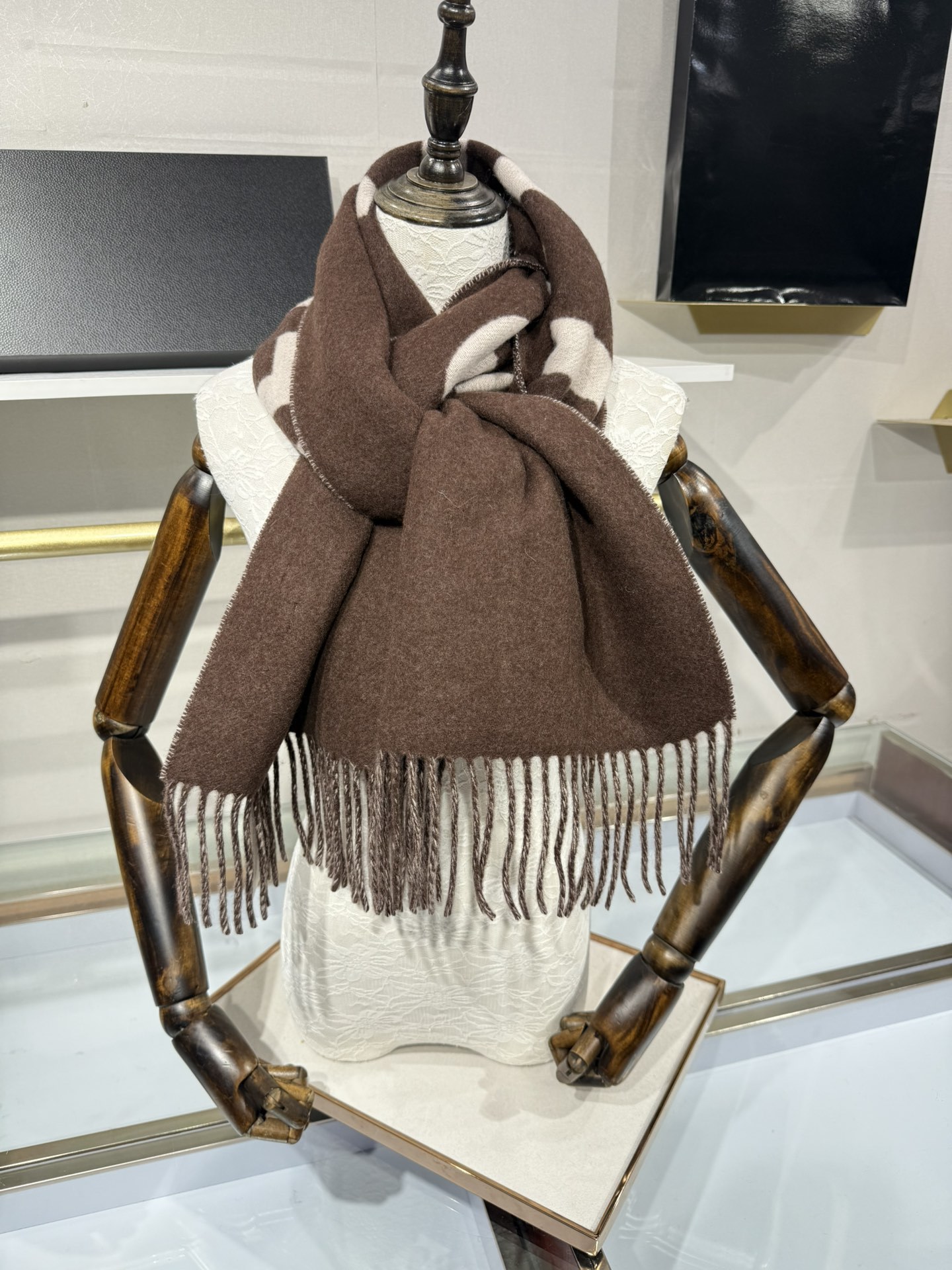 💟🧣JIL SANDER 围巾 温柔绽放的极简主义,从1968年起,一直坚守极简之风、性冷淡的设计:吉尔