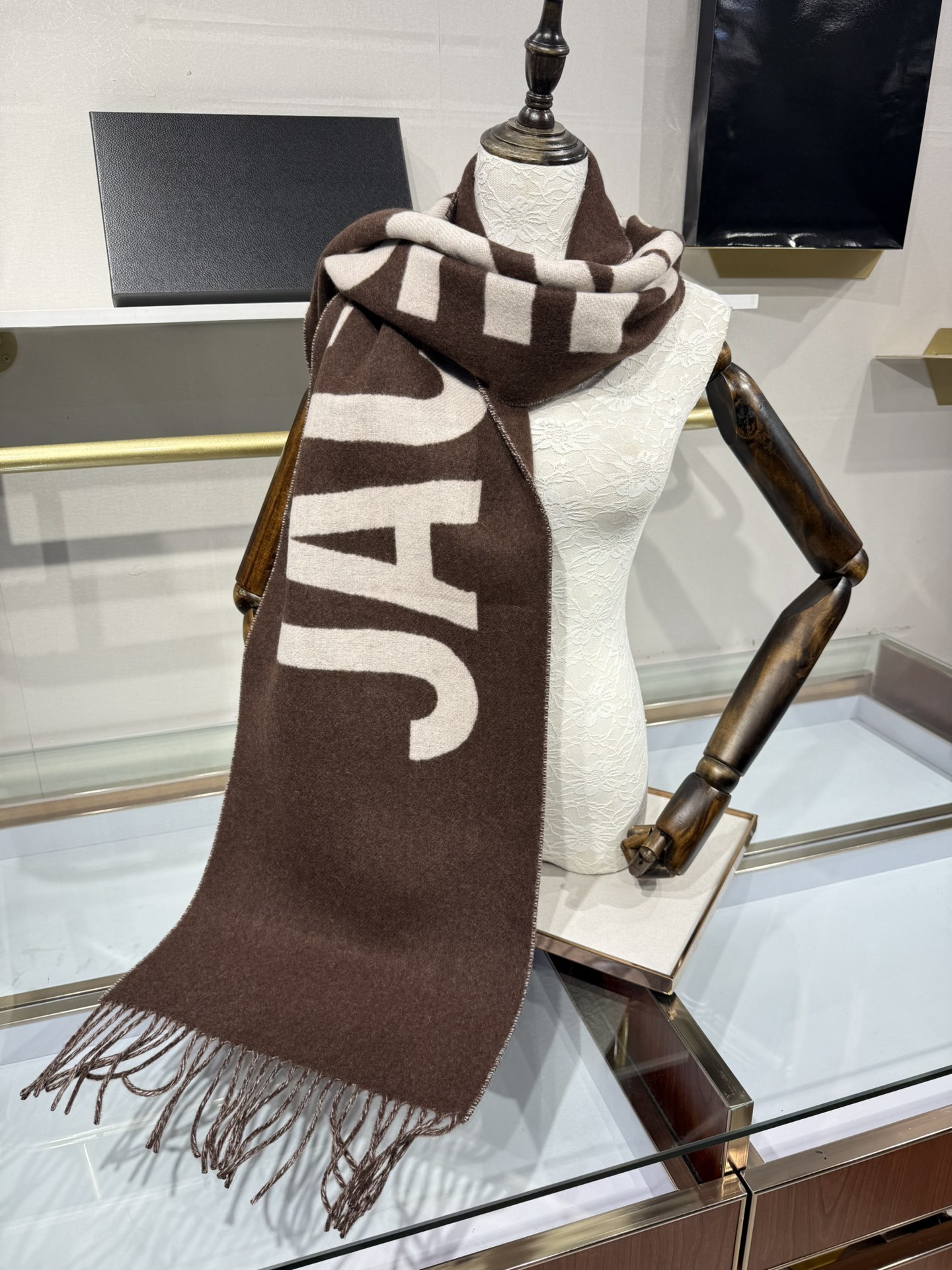 💟🧣JIL SANDER 围巾 温柔绽放的极简主义,从1968年起,一直坚守极简之风、性冷淡的设计:吉尔