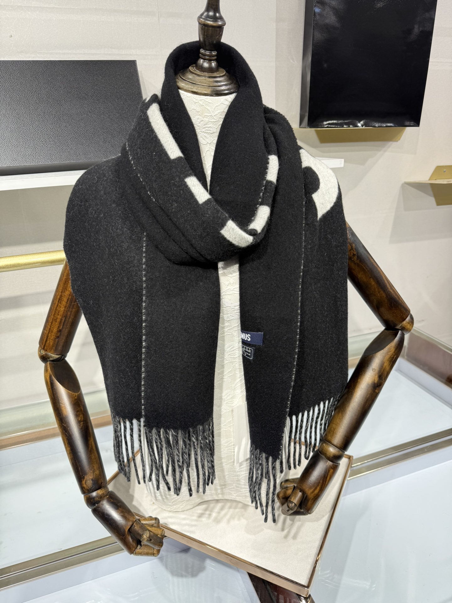 💟🧣JIL SANDER 围巾 温柔绽放的极简主义,从1968年起,一直坚守极简之风、性冷淡的设计:吉尔